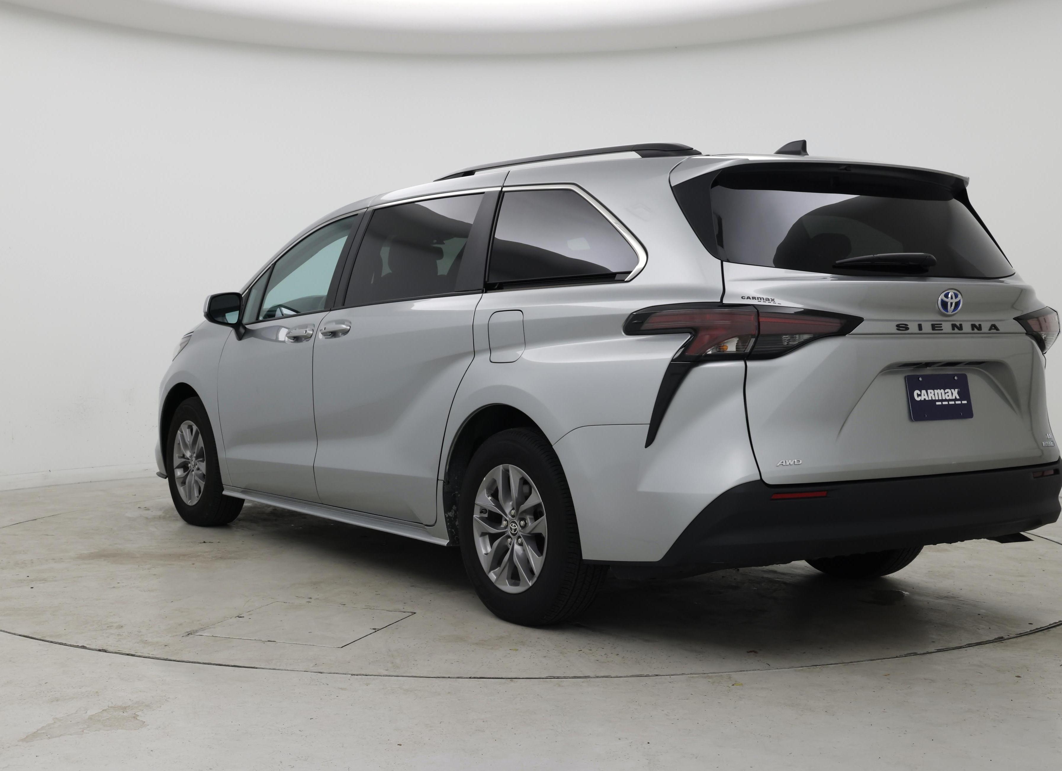 Thumbnail: 2024 Toyota Sienna - 2
