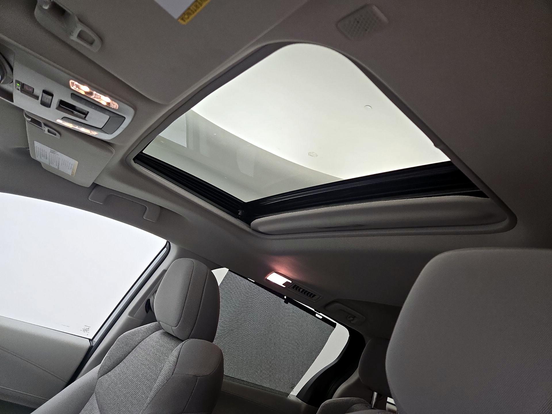 Thumbnail: 2024 Toyota Sienna - 19