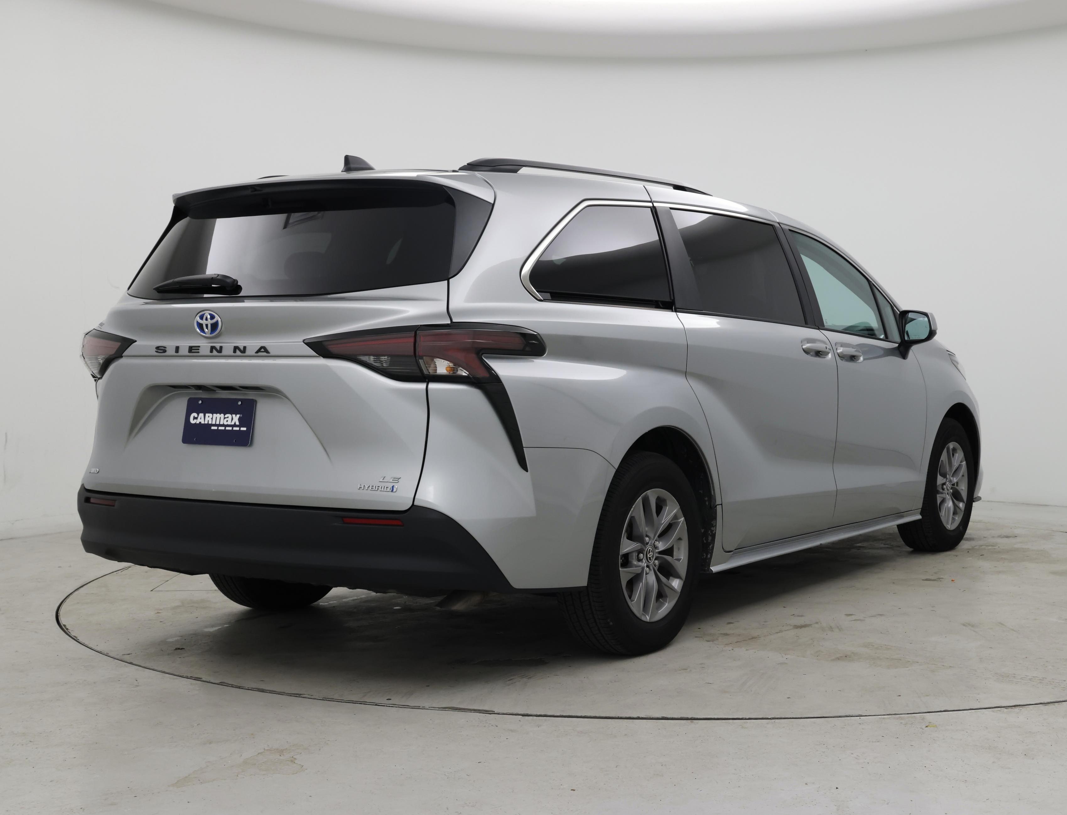 Thumbnail: 2024 Toyota Sienna - 8