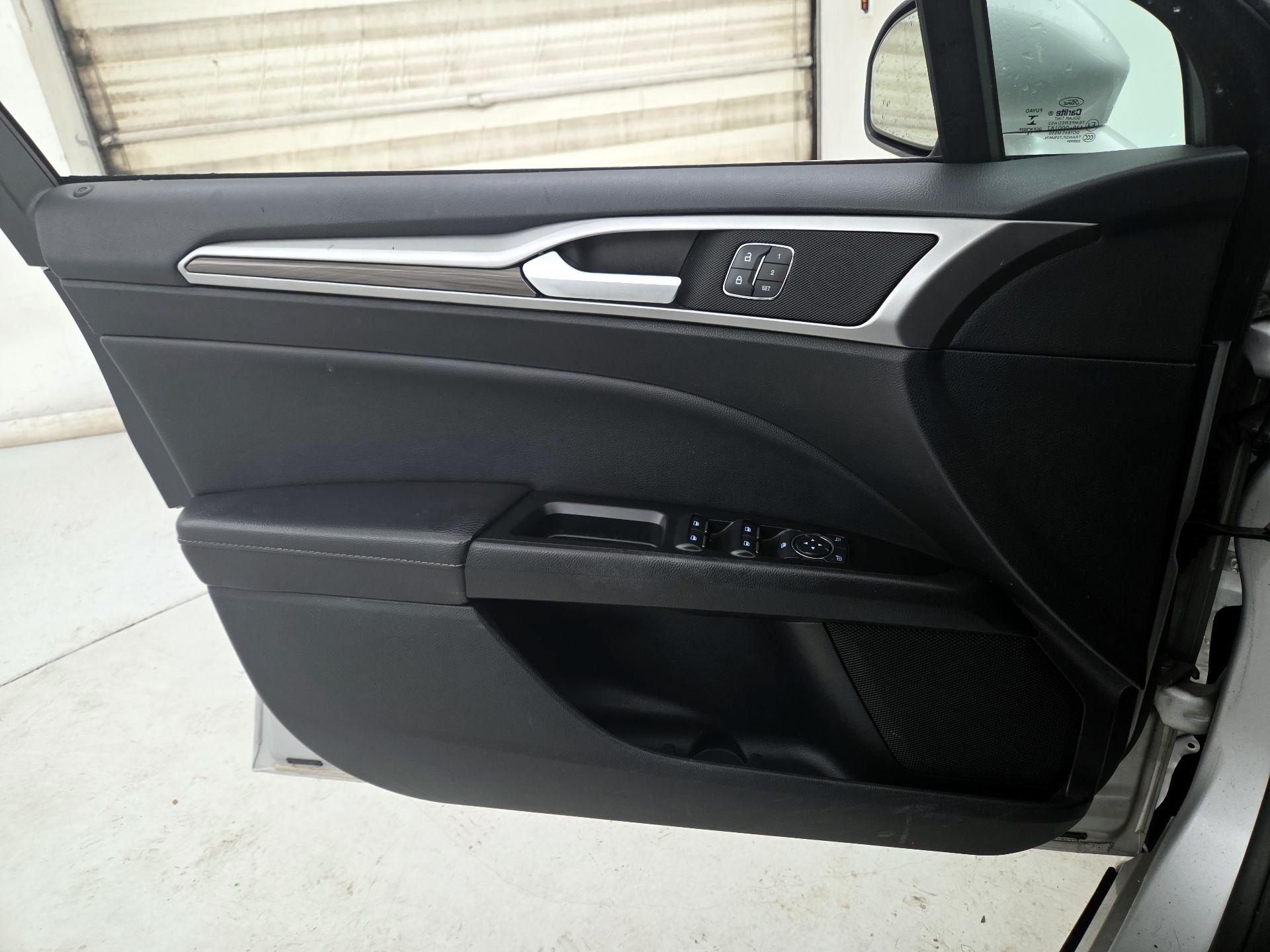 Thumbnail: 2019 Ford Fusion - 12