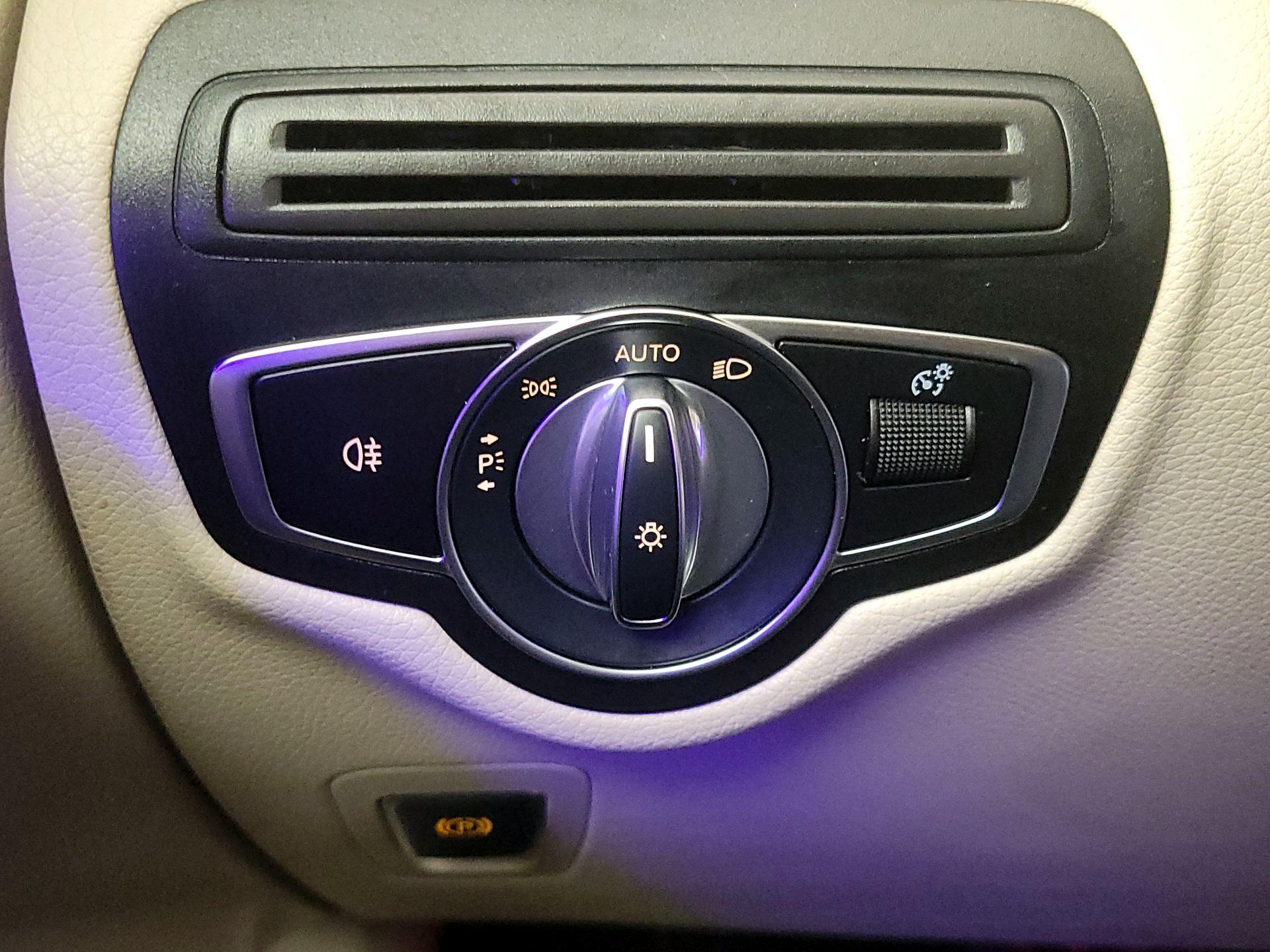 Thumbnail: 2020 Mercedes-Benz GLC - 13