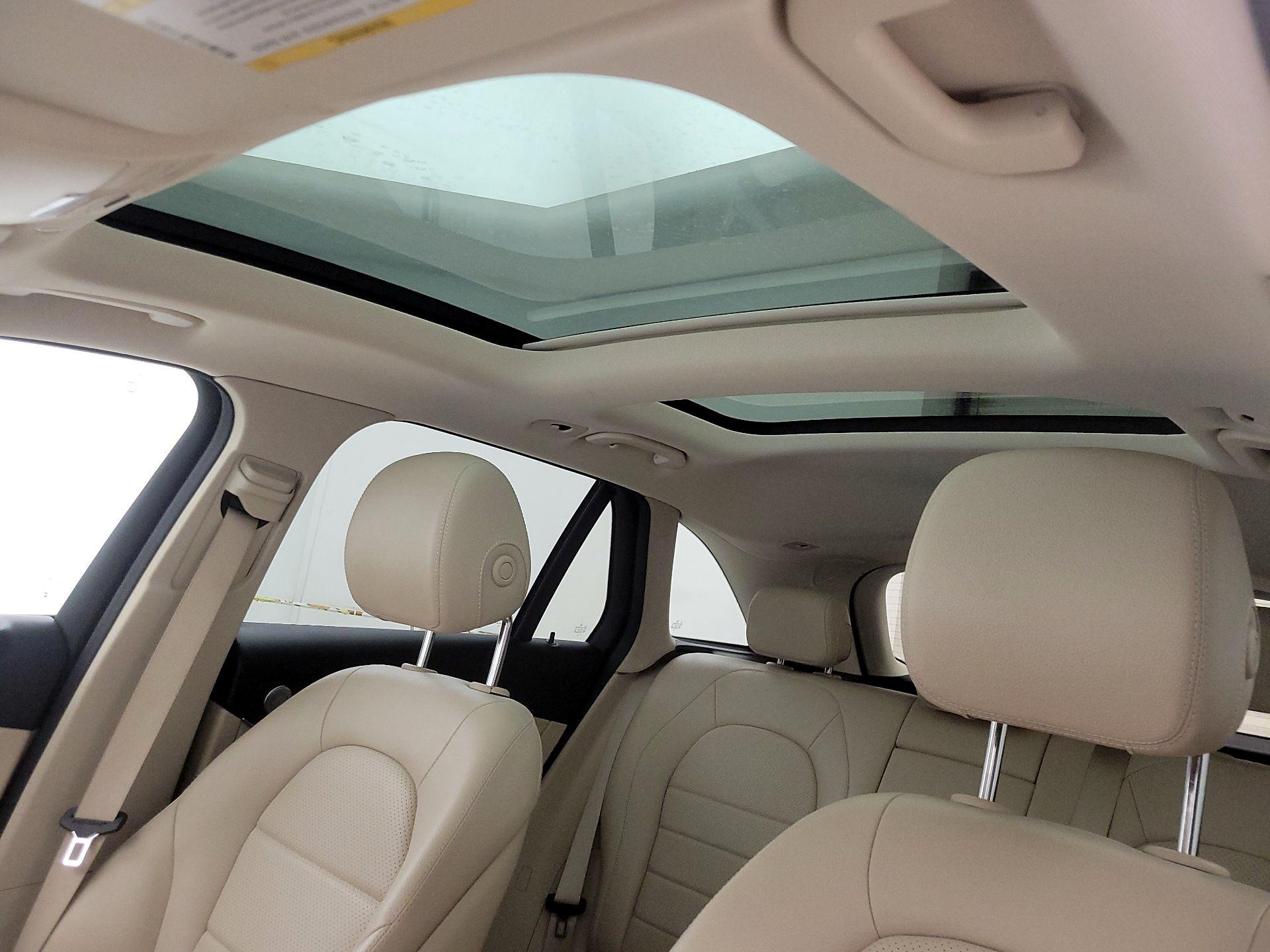 Thumbnail: 2020 Mercedes-Benz GLC - 19