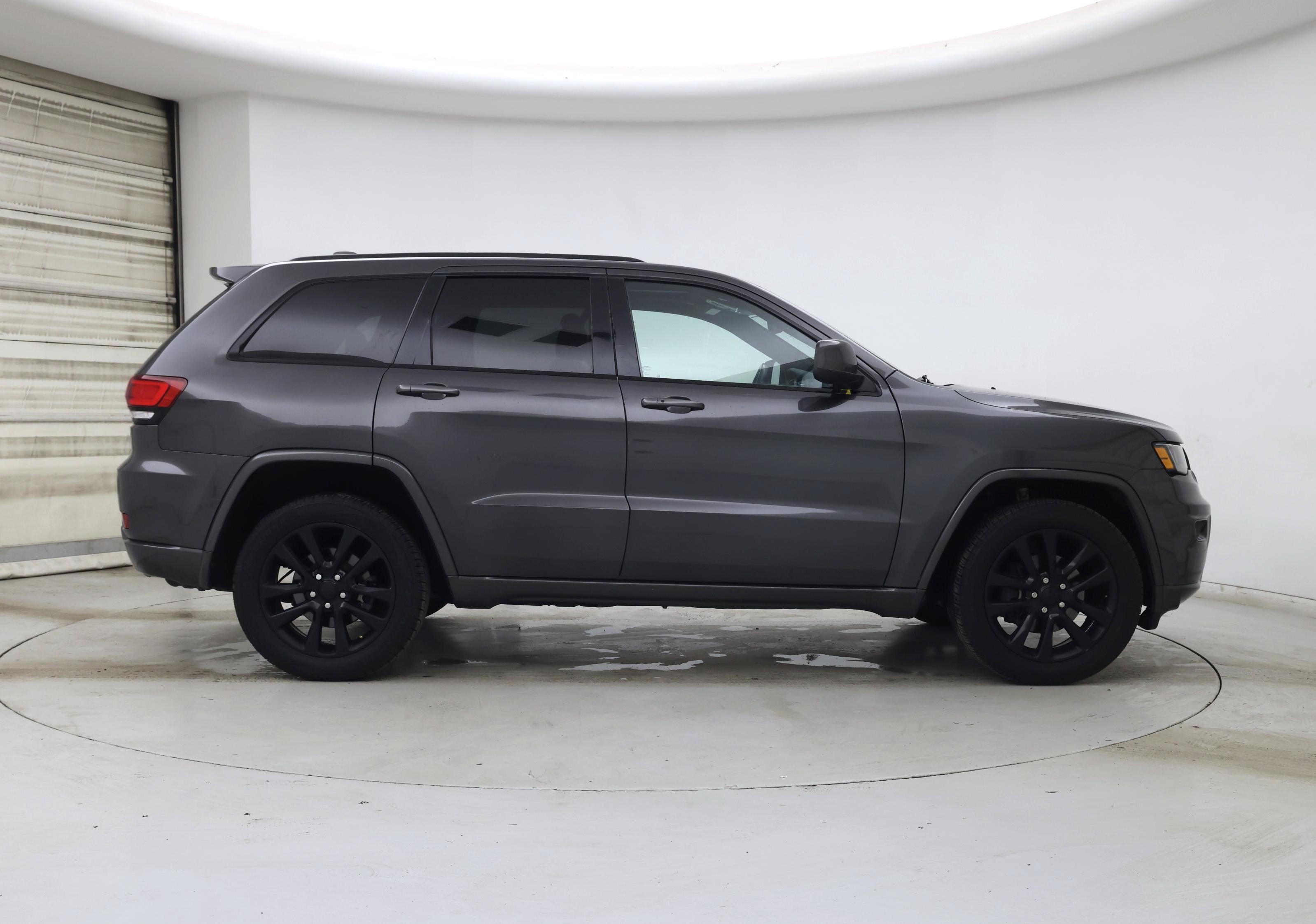 Thumbnail: 2019 Jeep Grand Cherokee - 7
