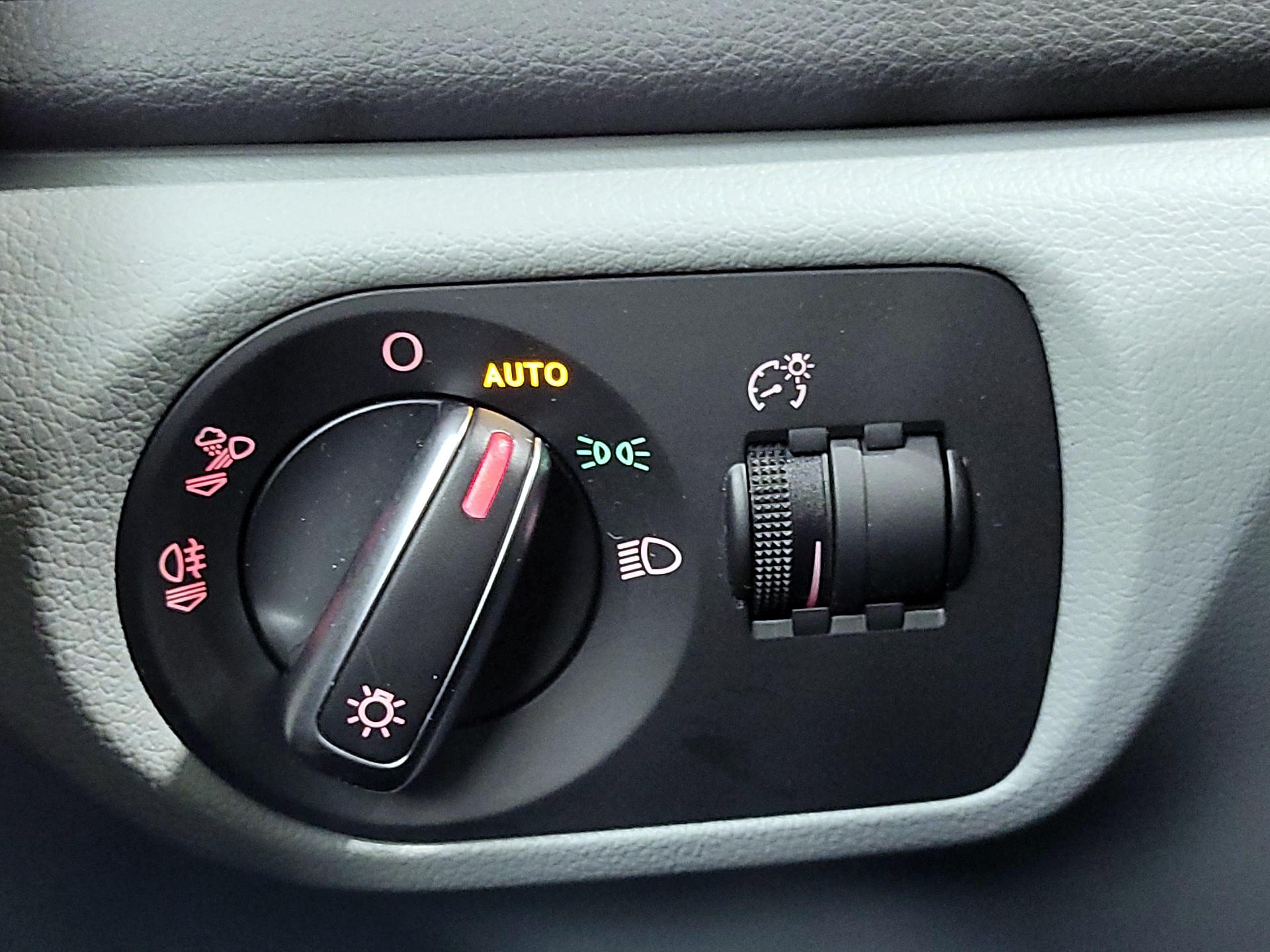 Thumbnail: 2018 Audi Q3 - 13