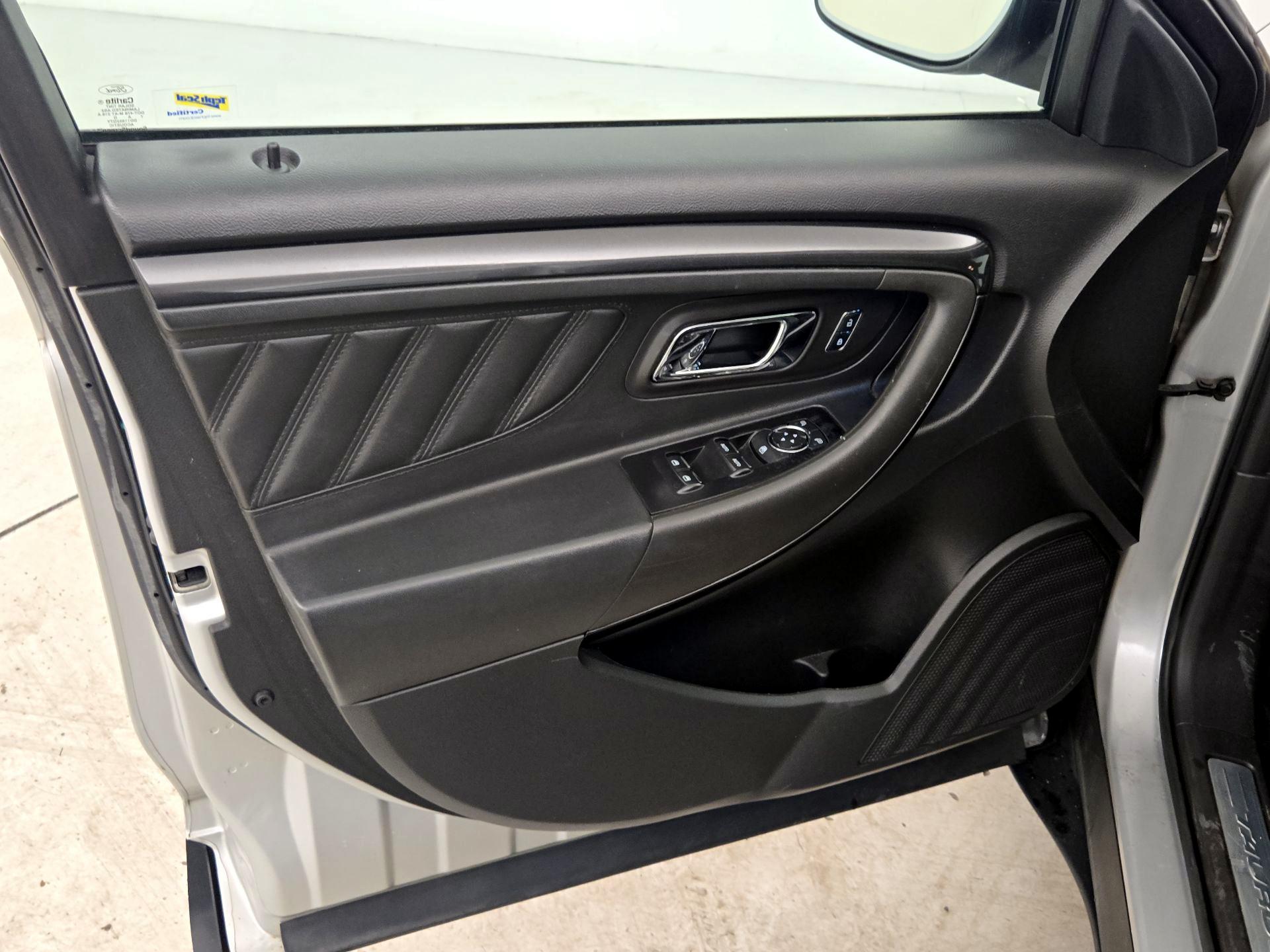 Thumbnail: 2018 Ford Taurus - 12