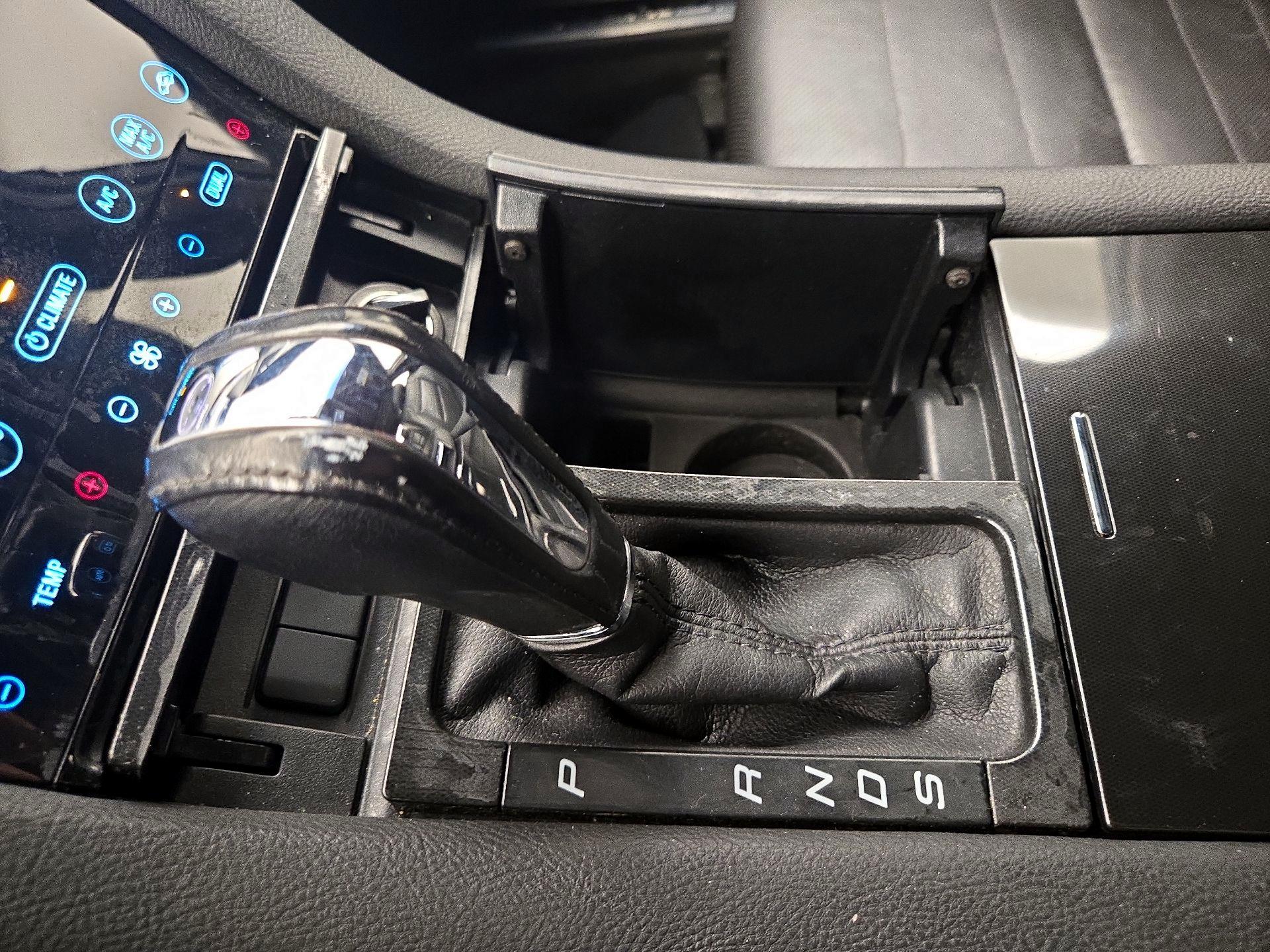 Thumbnail: 2018 Ford Taurus - 18