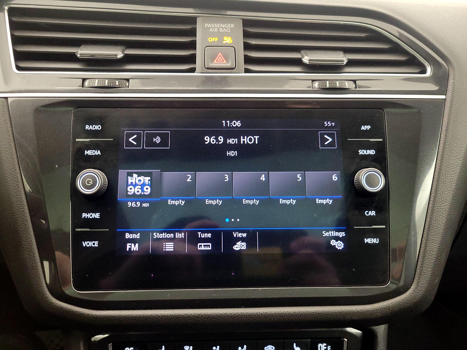 Thumbnail: 2019 Volkswagen Tiguan - 15