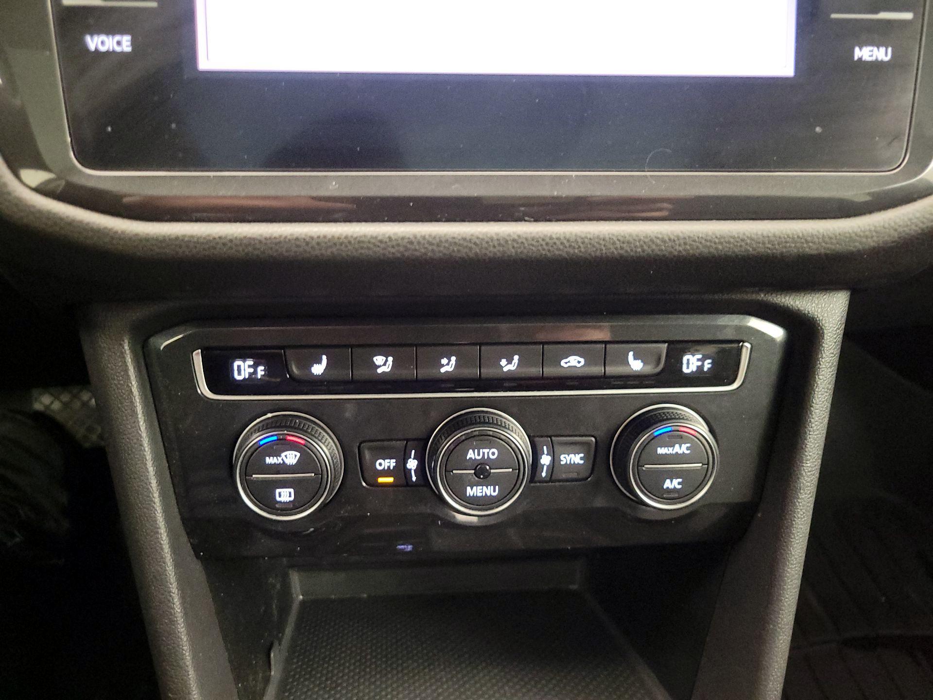 Thumbnail: 2019 Volkswagen Tiguan - 16