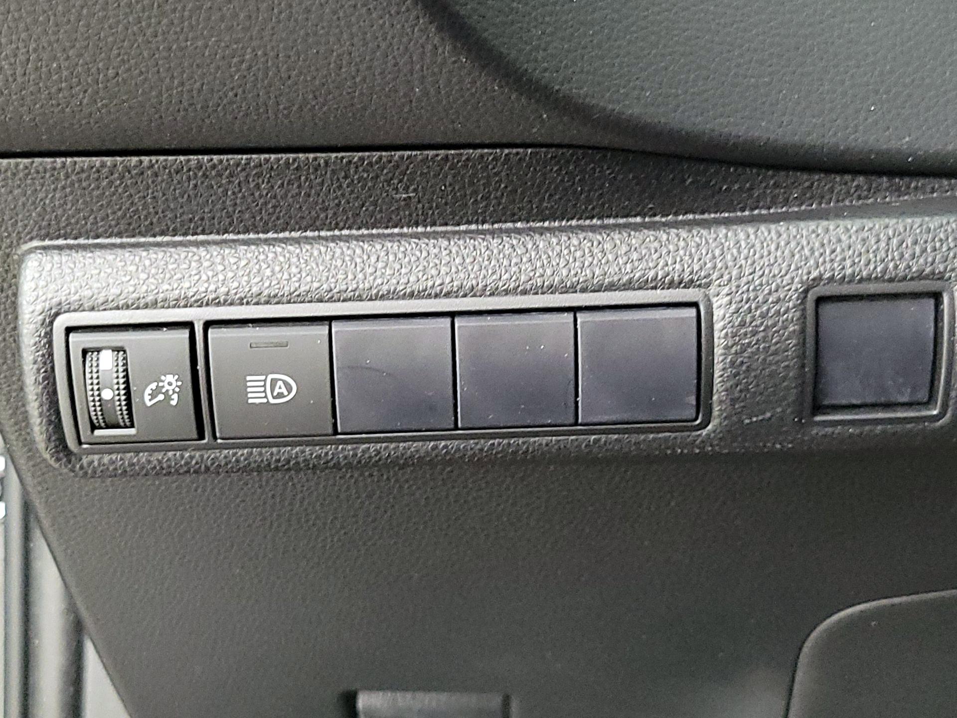 Thumbnail: 2021 Toyota Corolla - 13