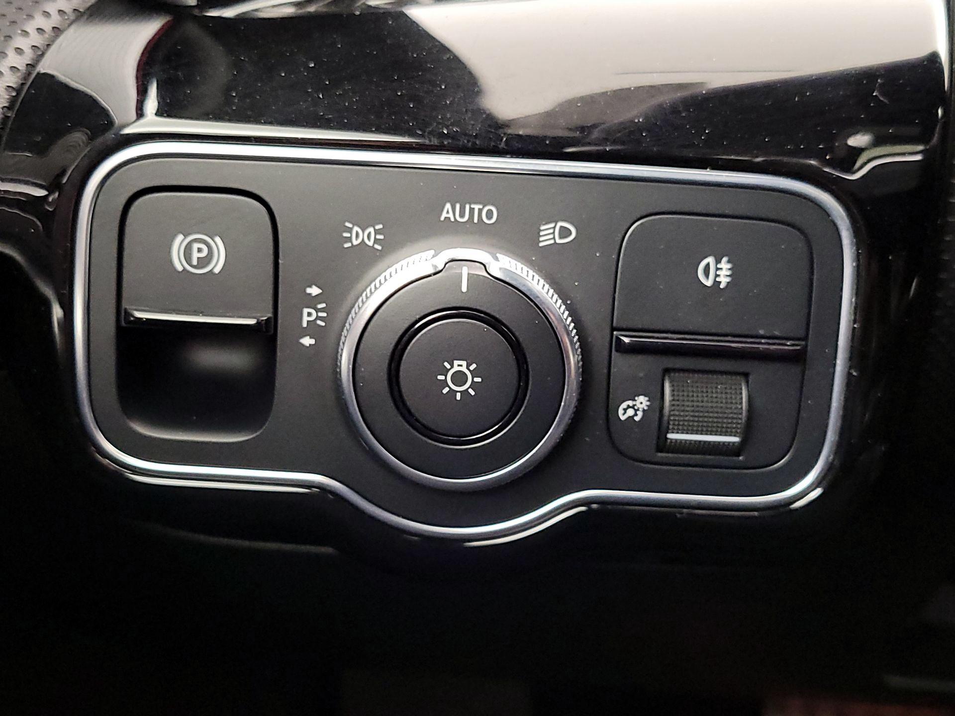 Thumbnail: 2020 Mercedes-Benz A-Class - 13