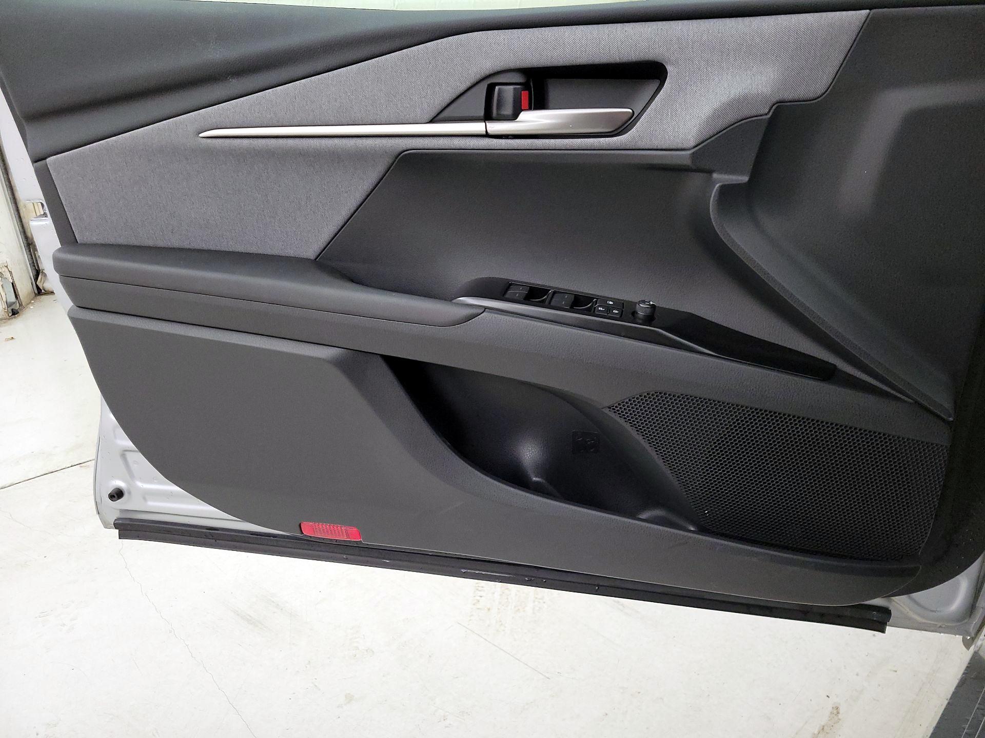 Thumbnail: 2025 Toyota Camry - 12