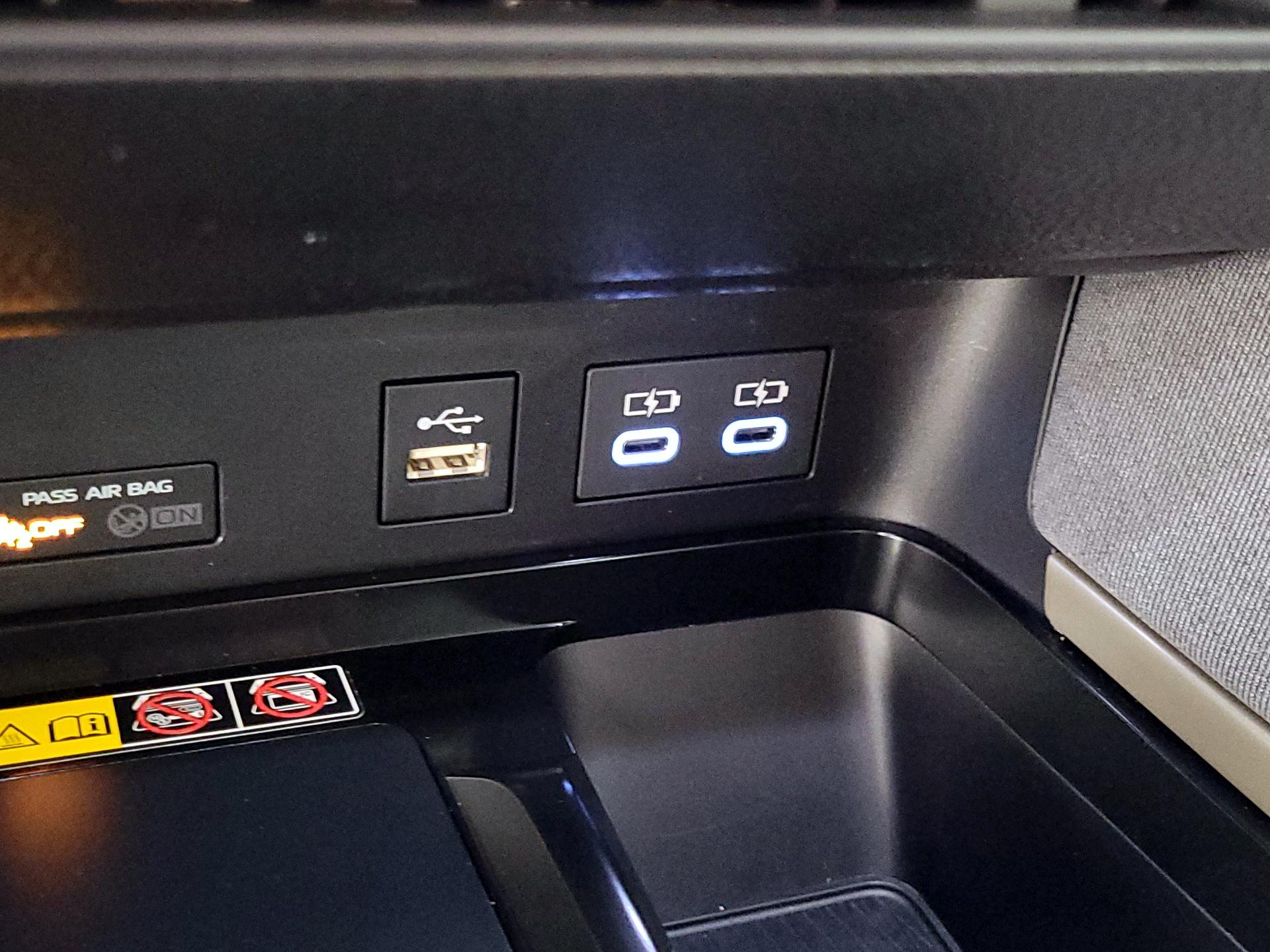 Thumbnail: 2025 Toyota Camry - 18