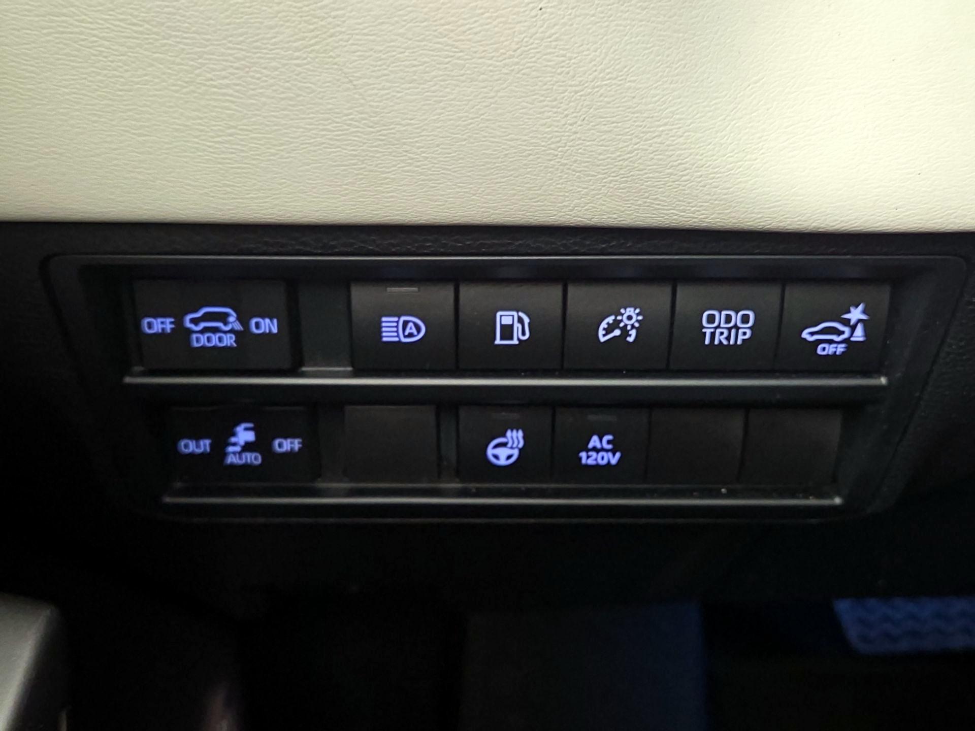 Thumbnail: 2023 Toyota Sequoia - 13