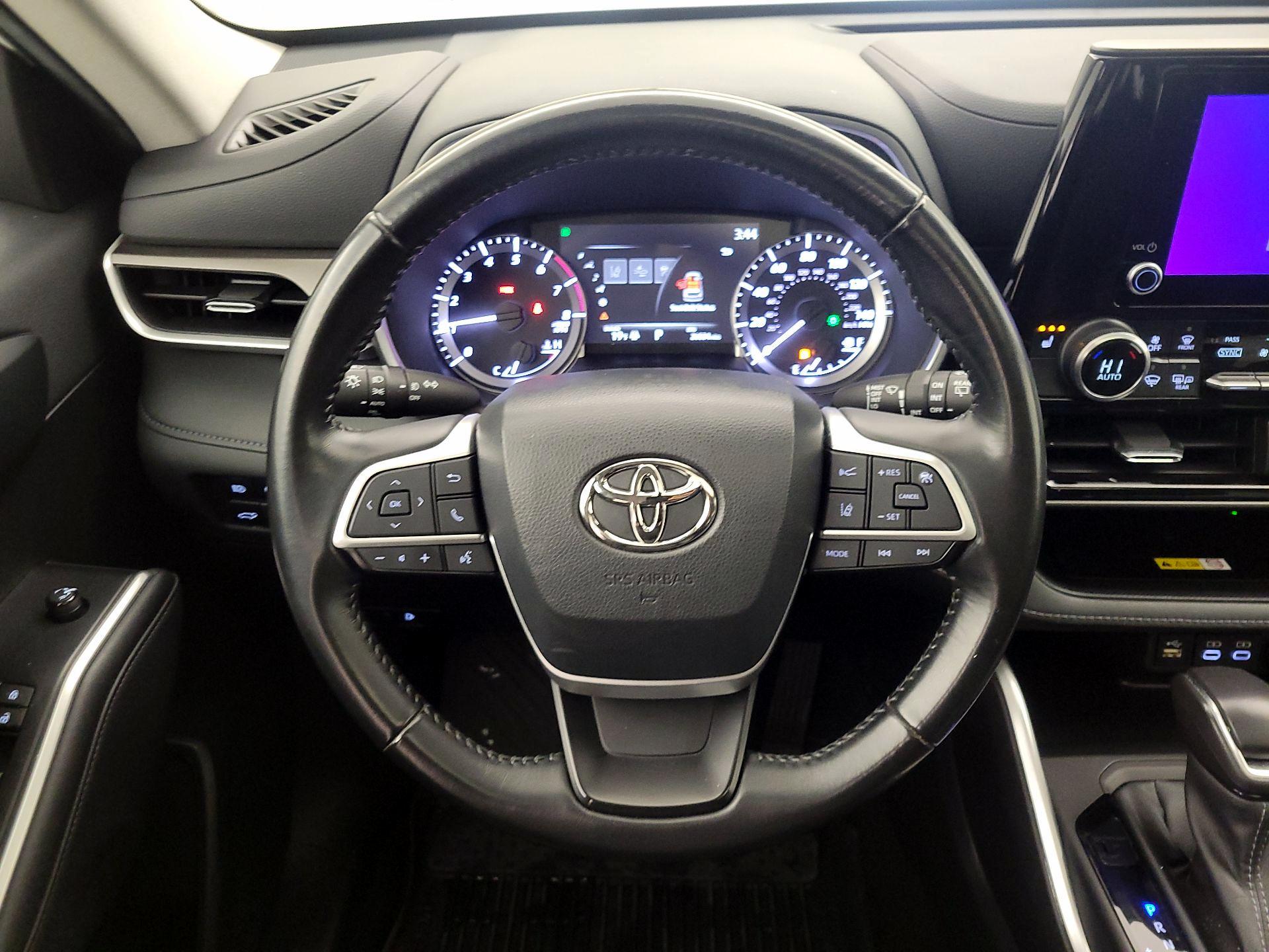 Thumbnail: 2023 Toyota Highlander - 10