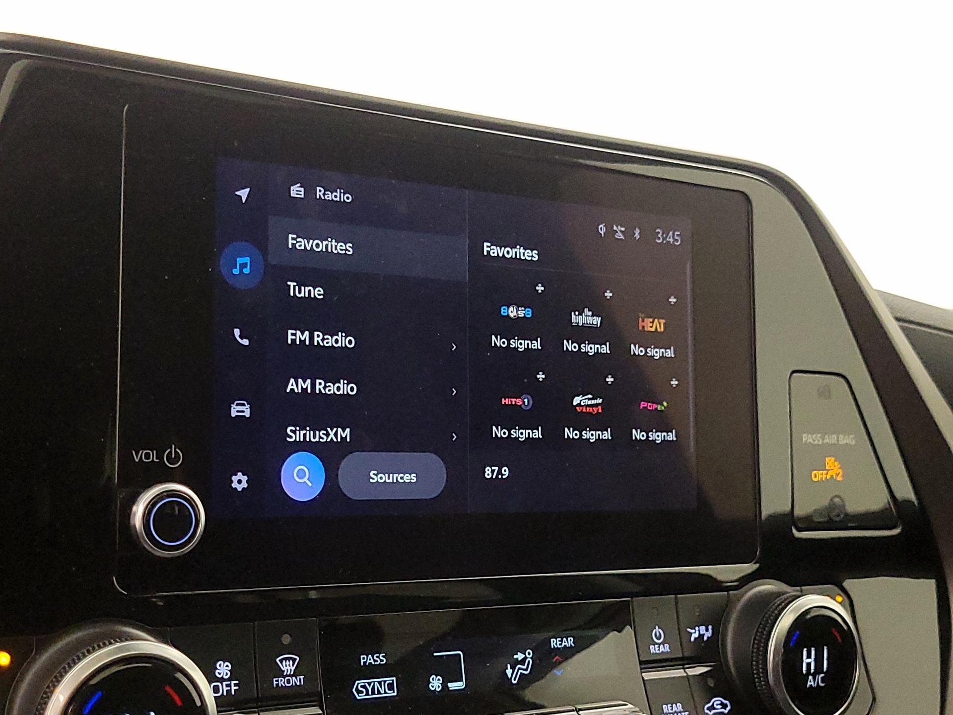 Thumbnail: 2023 Toyota Highlander - 15