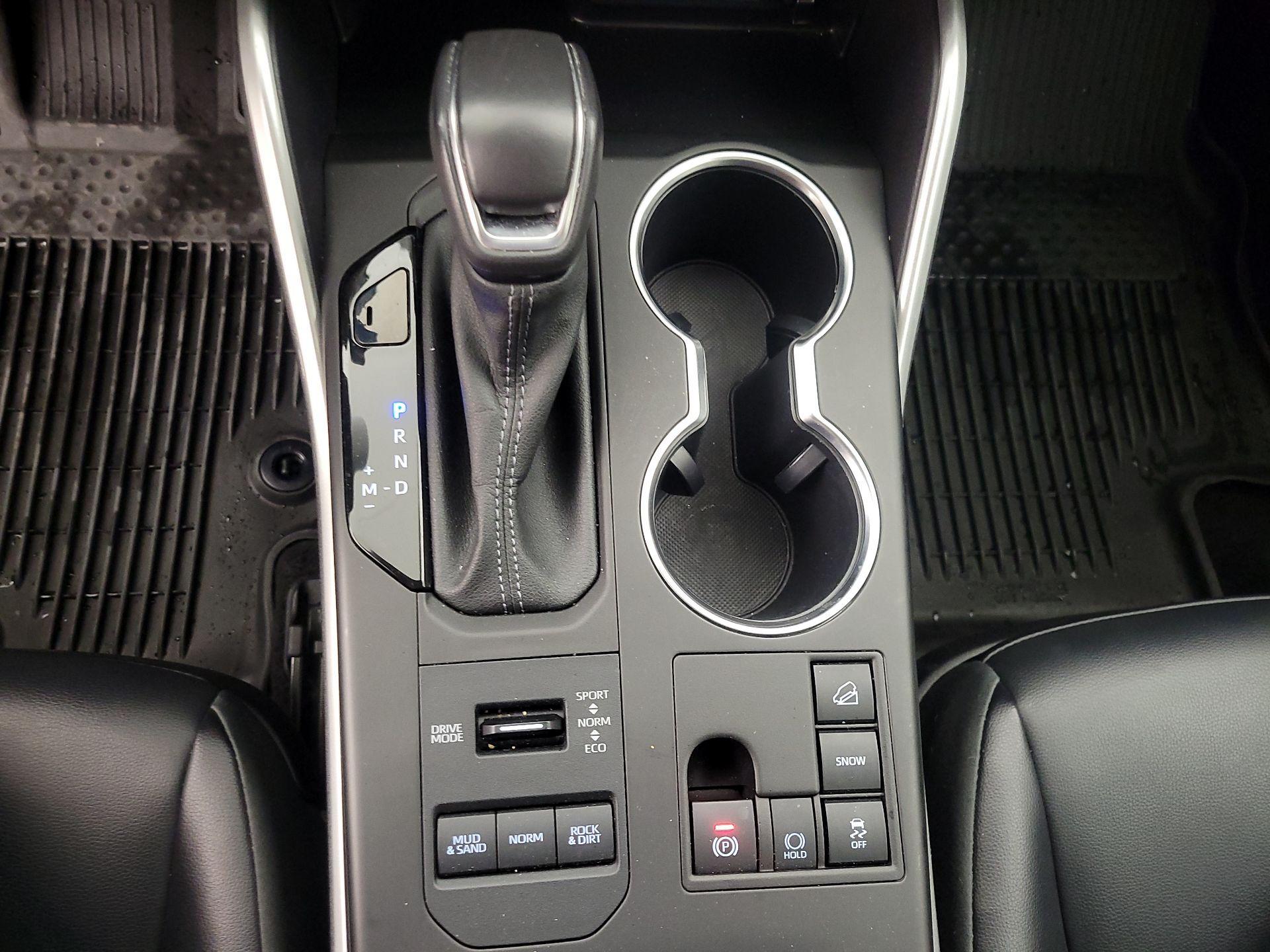 Thumbnail: 2023 Toyota Highlander - 17