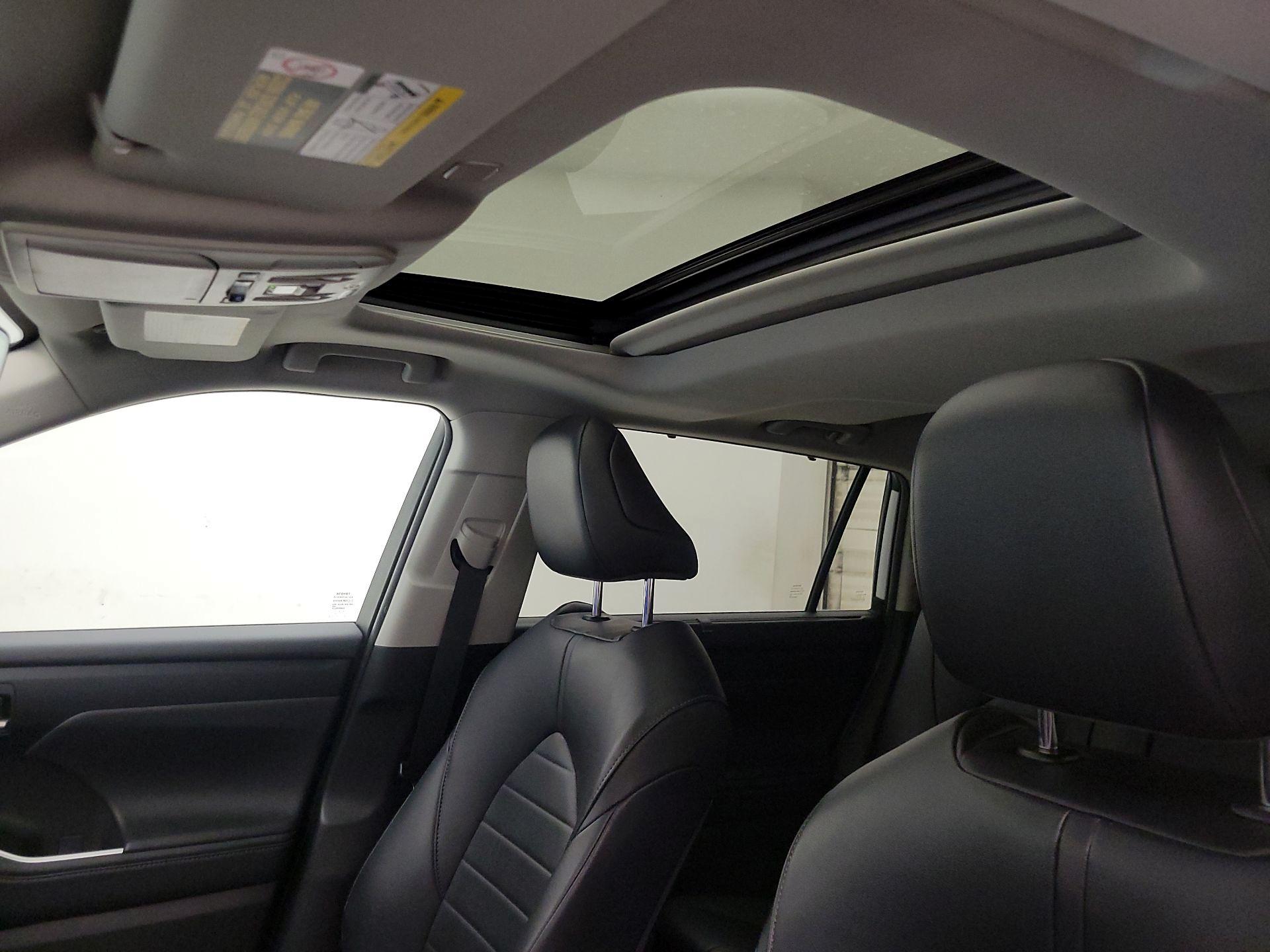 Thumbnail: 2023 Toyota Highlander - 19