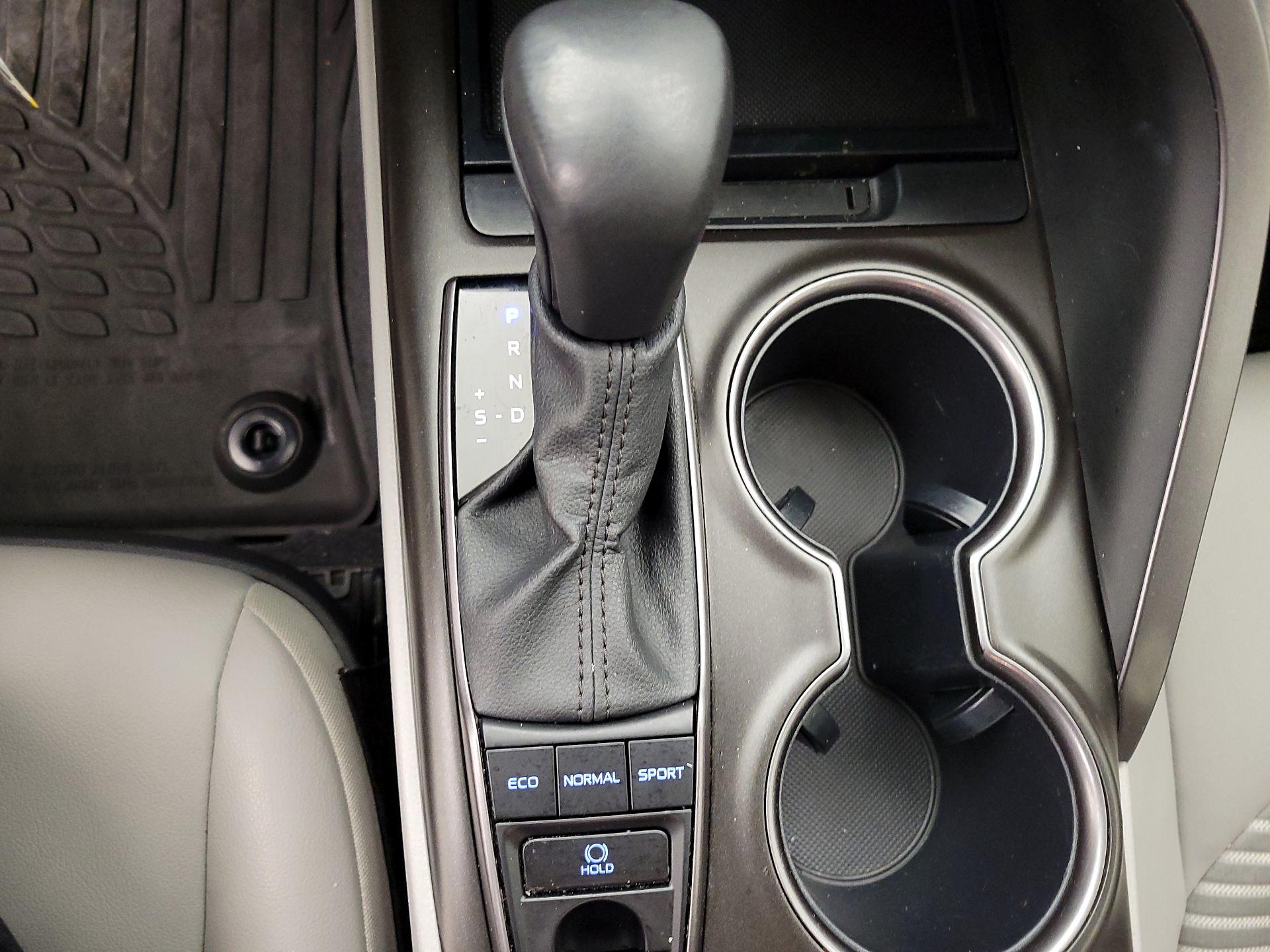 Thumbnail: 2024 Toyota Camry - 17