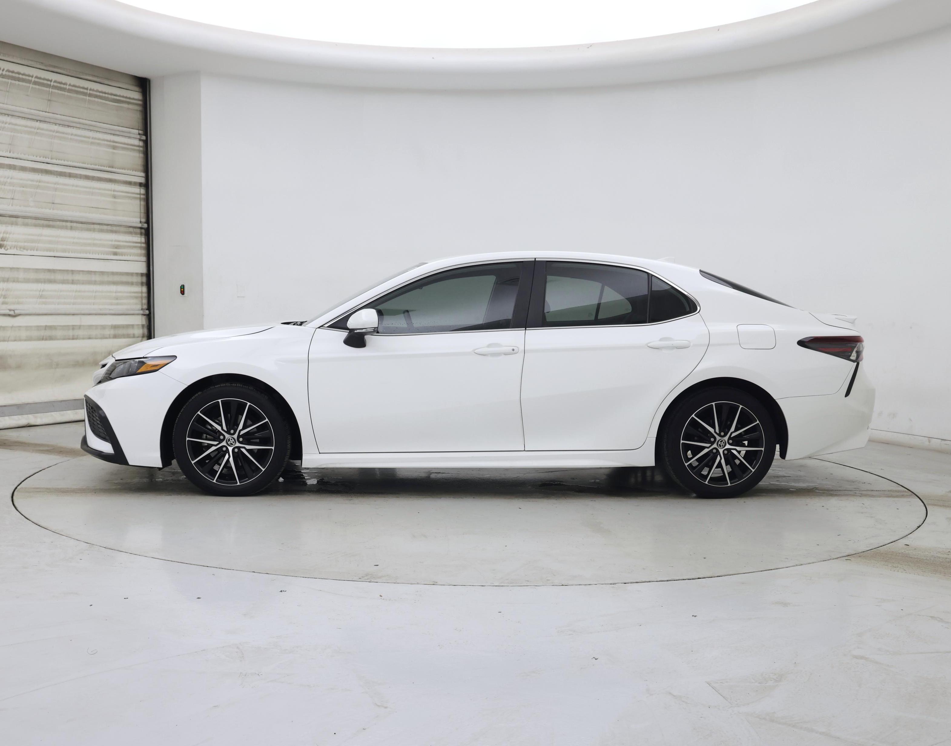 Thumbnail: 2024 Toyota Camry - 3