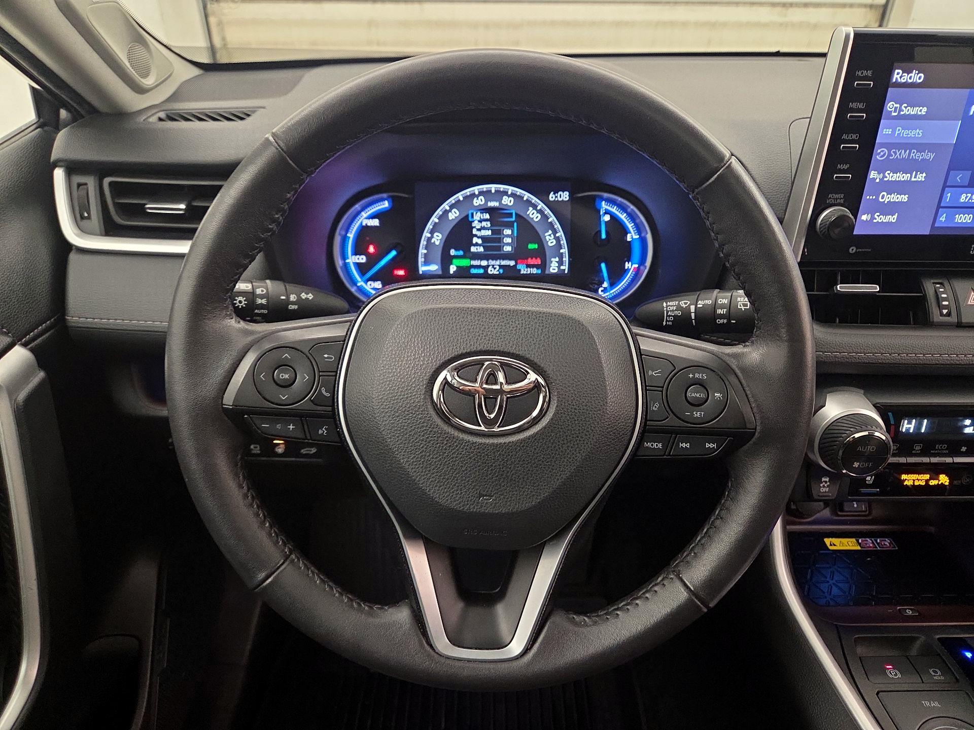 Thumbnail: 2022 Toyota RAV4 - 10