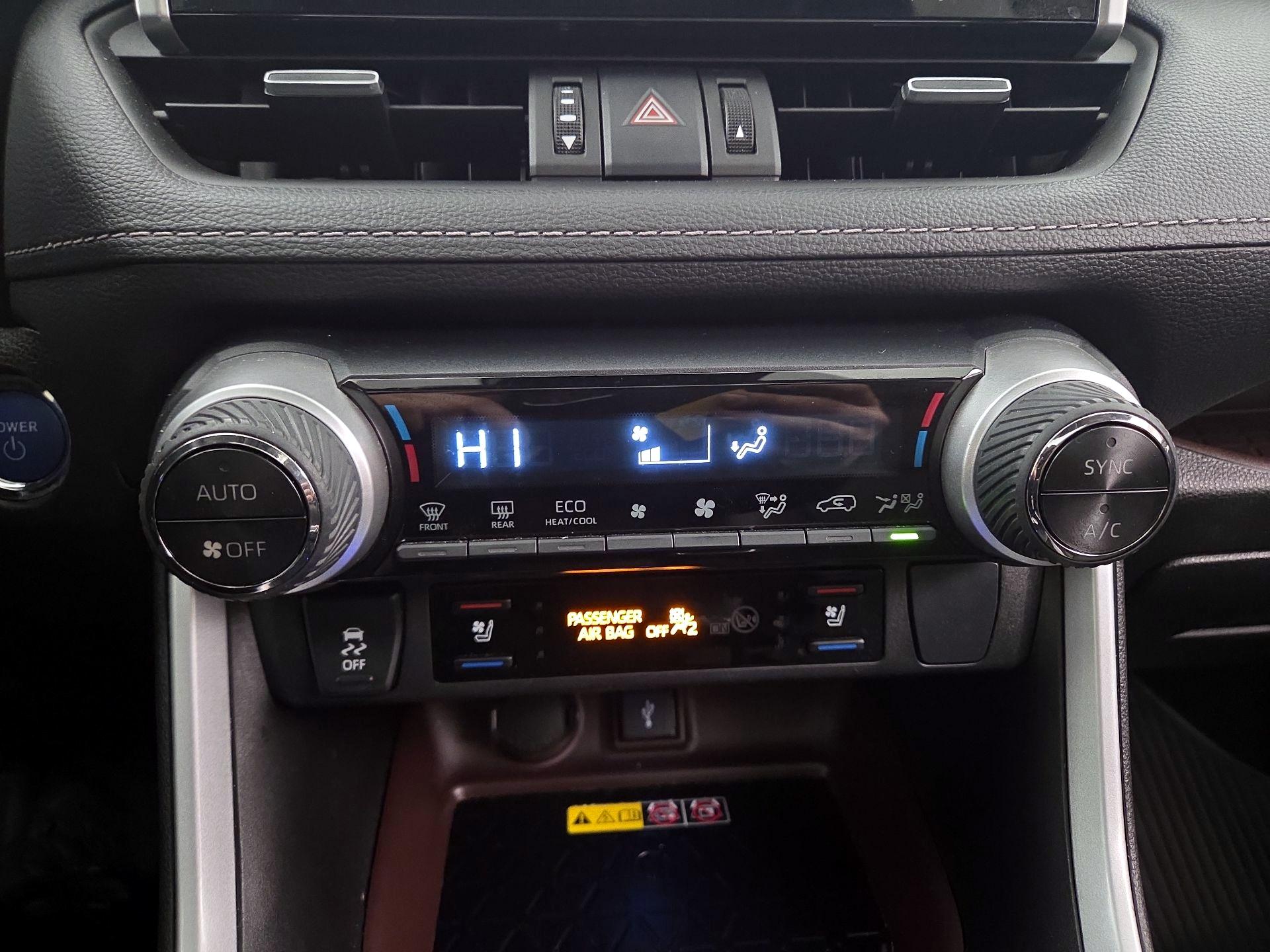 Thumbnail: 2022 Toyota RAV4 - 16