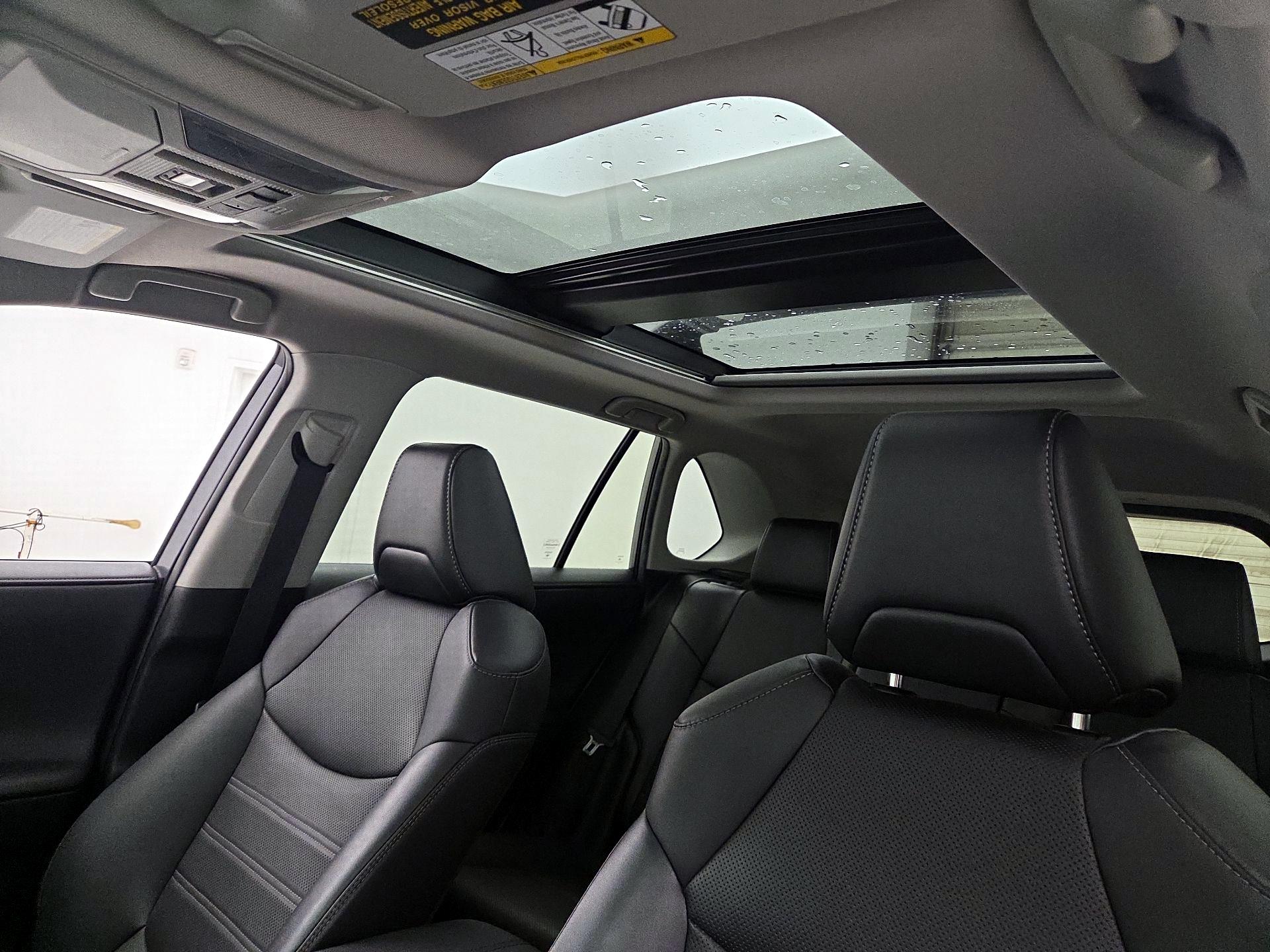 Thumbnail: 2022 Toyota RAV4 - 19