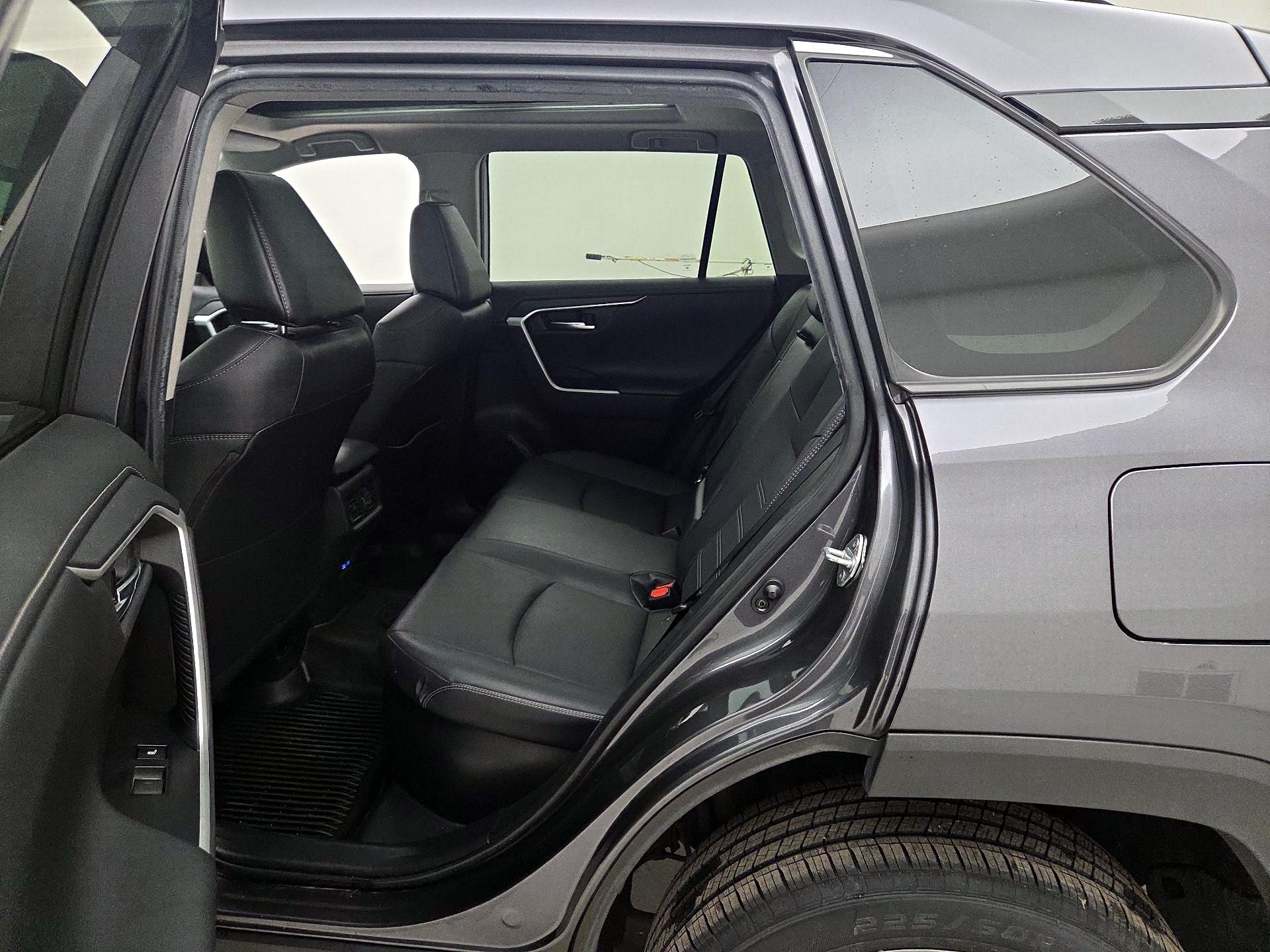 Thumbnail: 2022 Toyota RAV4 - 20