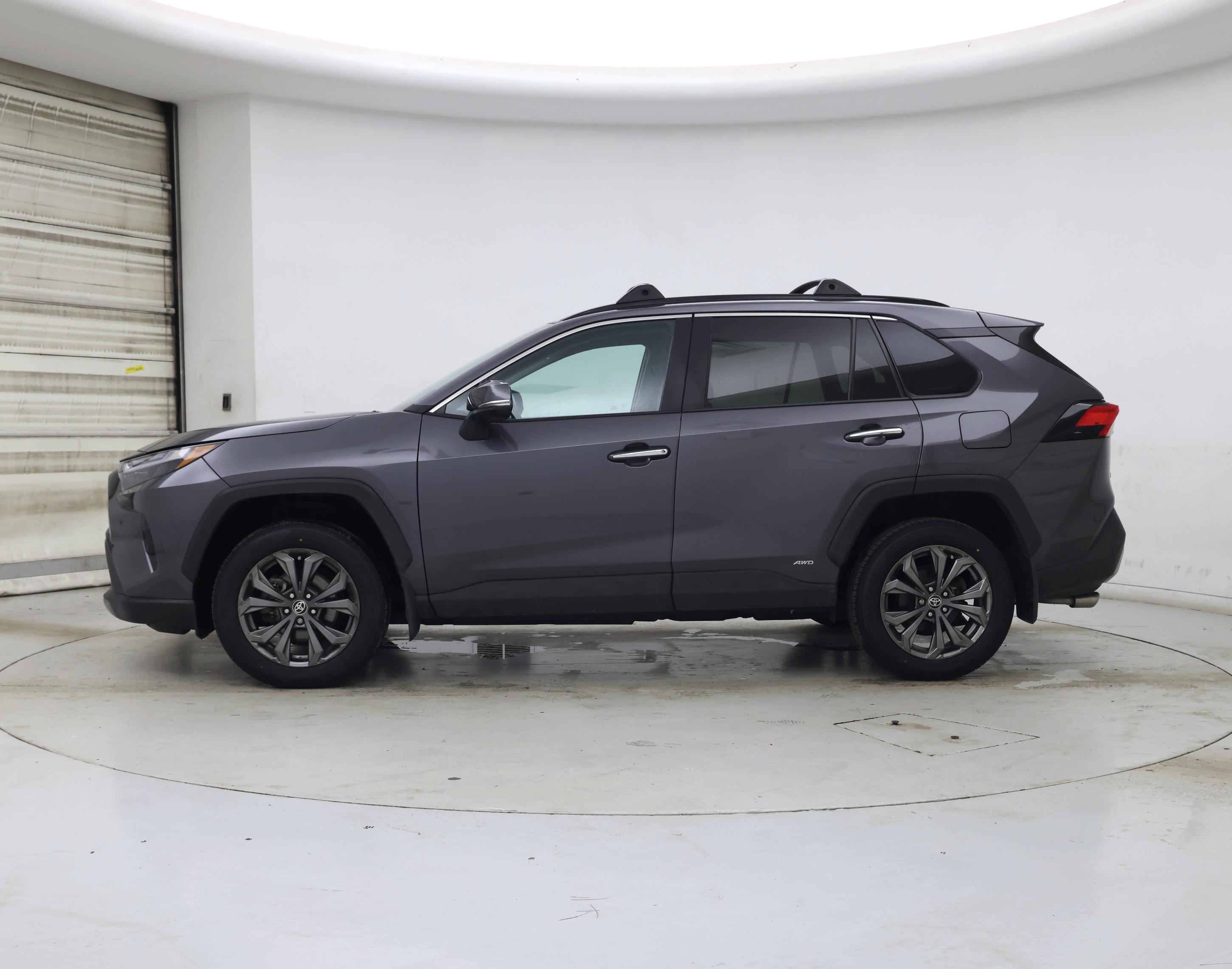 Thumbnail: 2022 Toyota RAV4 - 3
