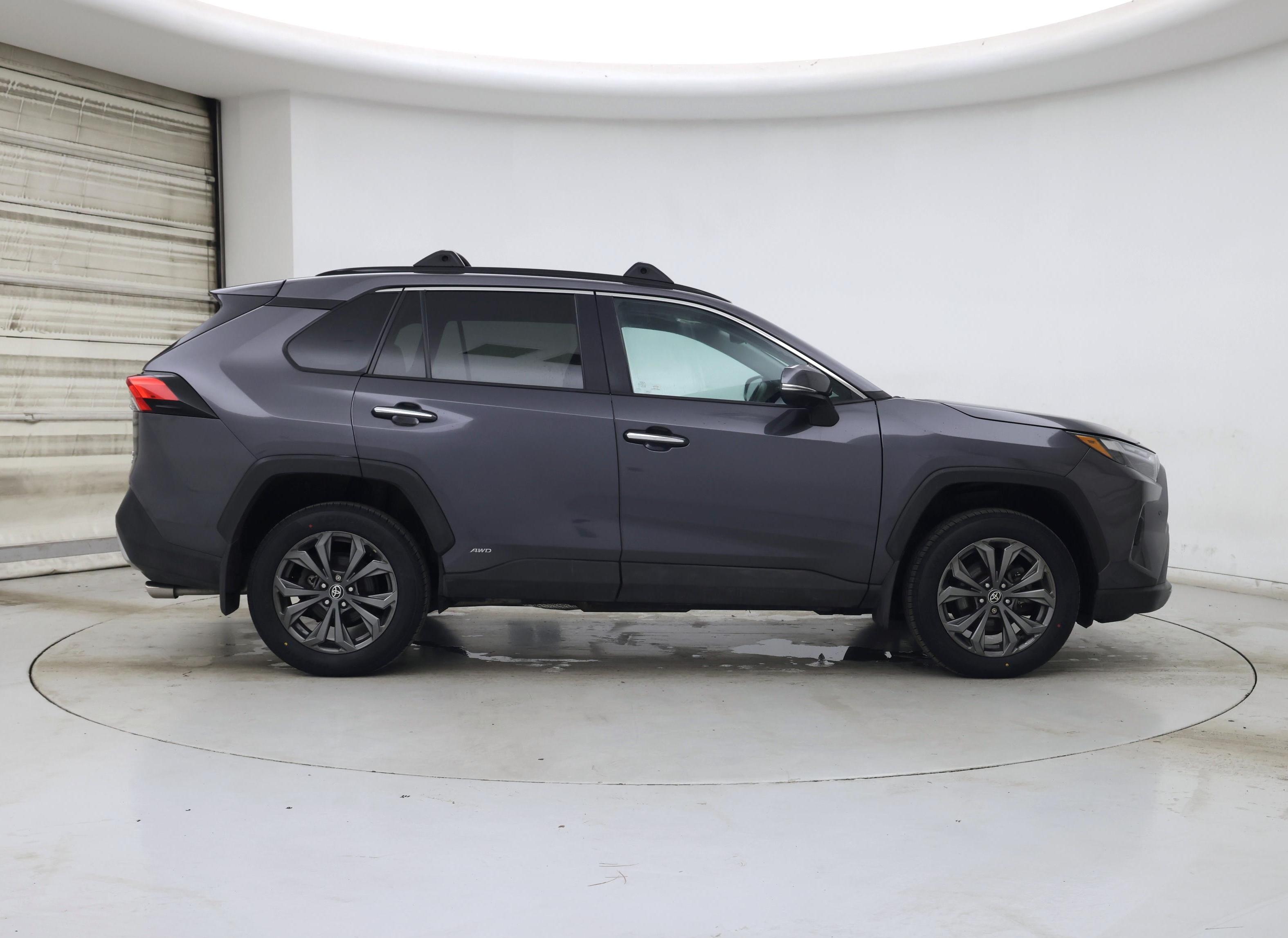 Thumbnail: 2022 Toyota RAV4 - 7