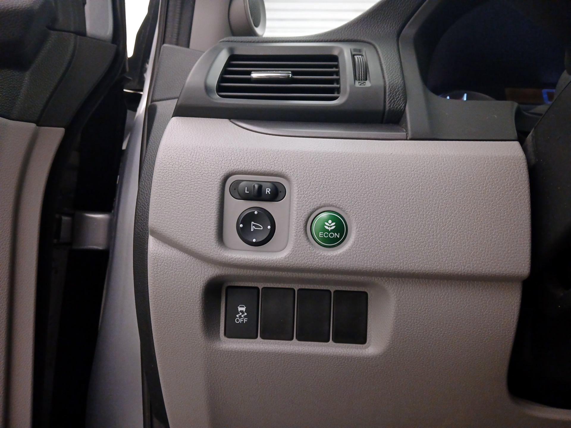 Thumbnail: 2017 Honda Pilot - 13