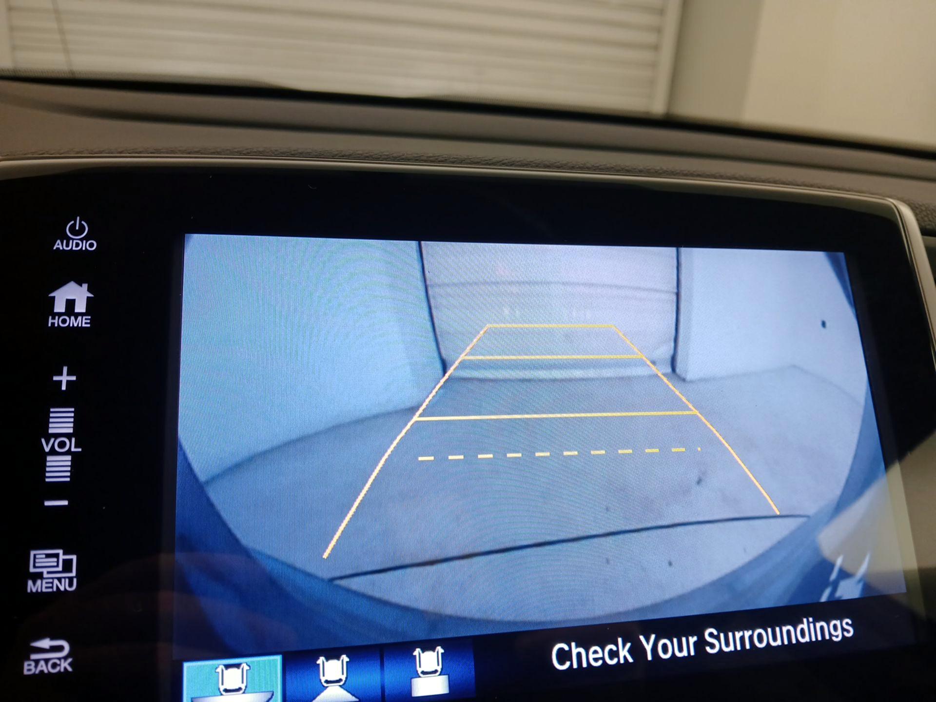 Thumbnail: 2017 Honda Pilot - 14