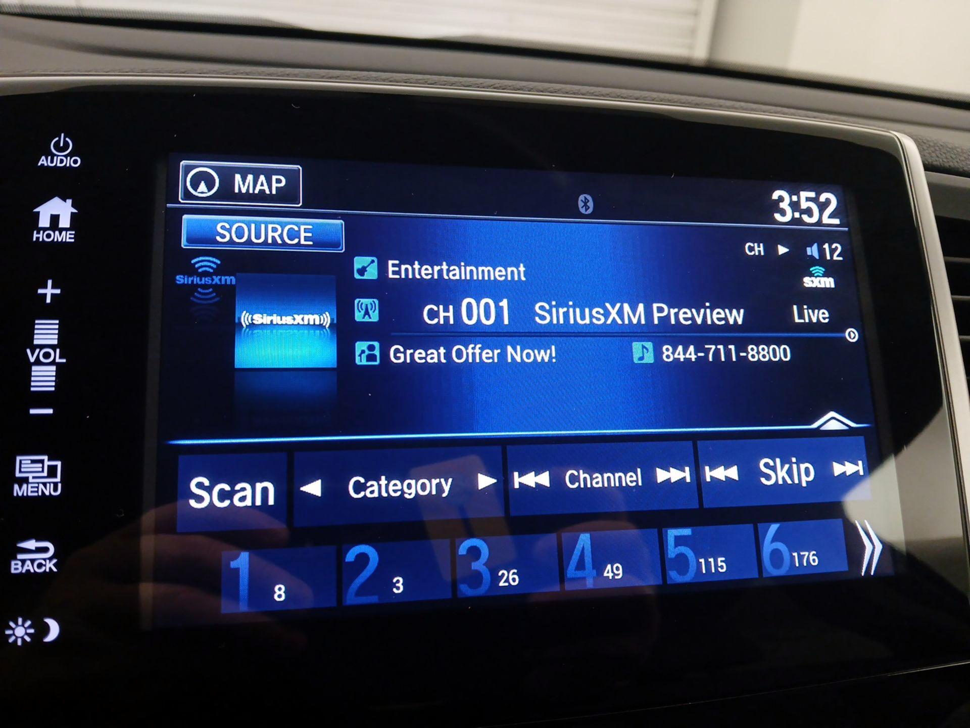 Thumbnail: 2017 Honda Pilot - 15