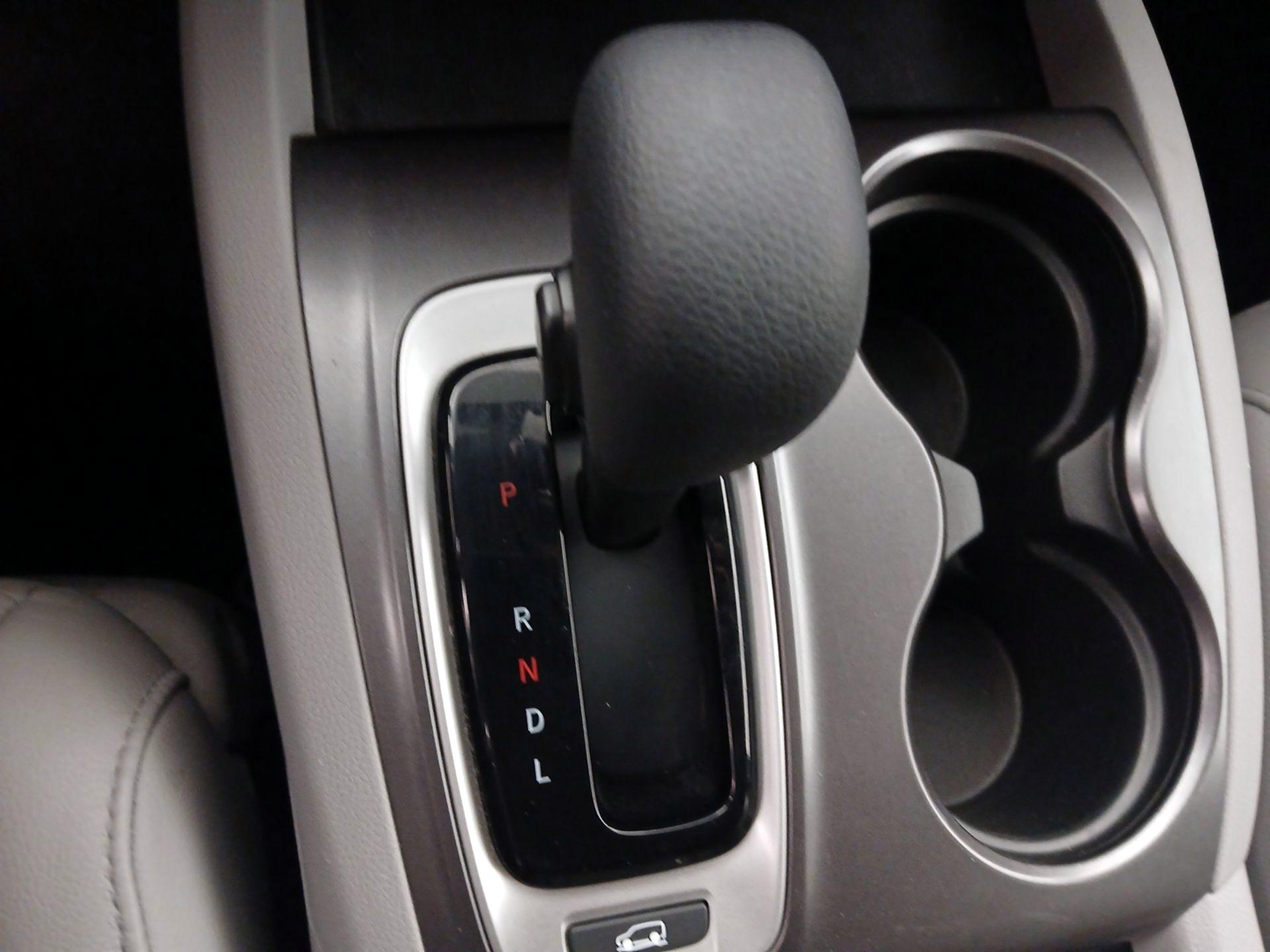 Thumbnail: 2017 Honda Pilot - 17