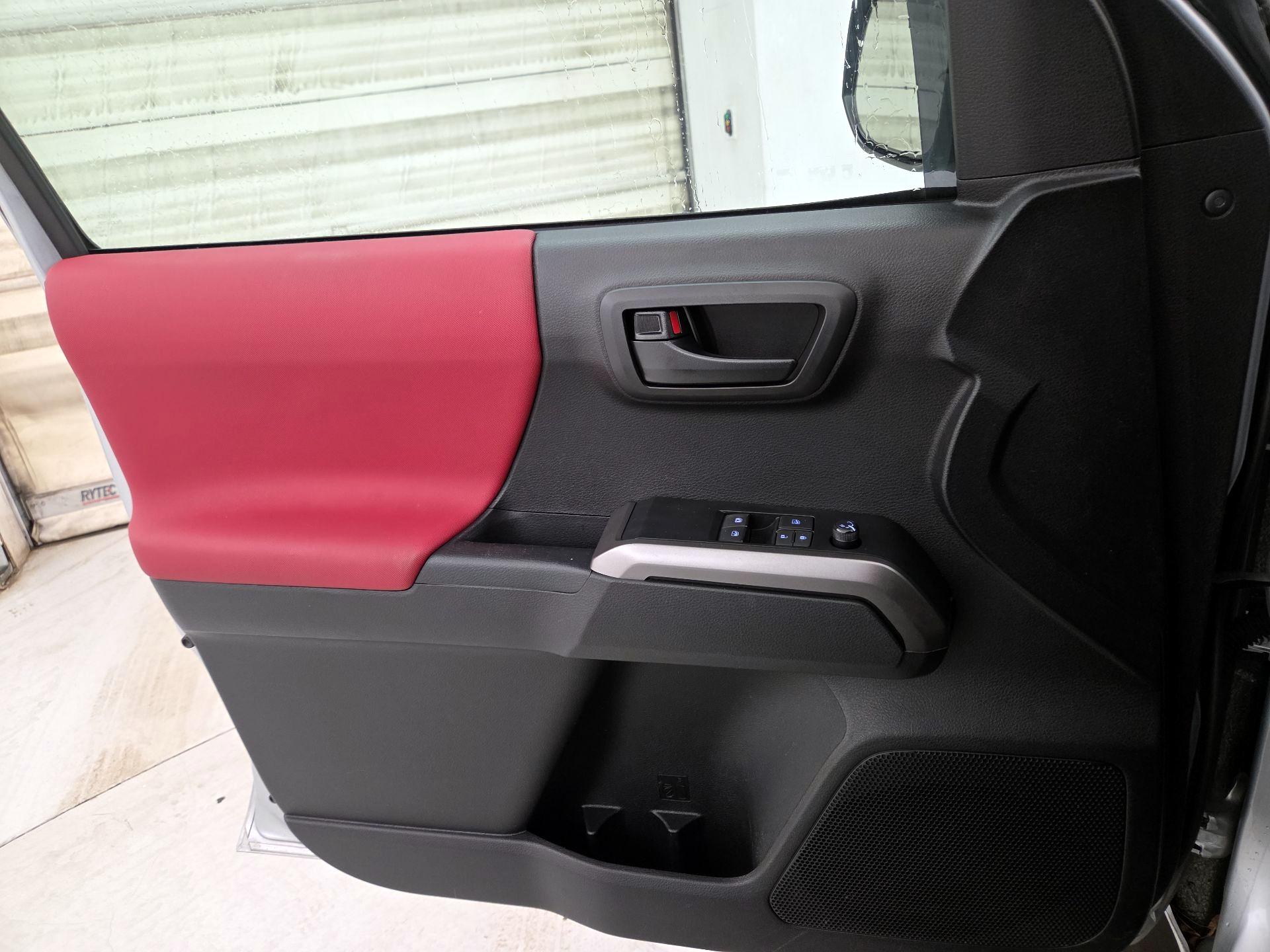 Thumbnail: 2022 Toyota Tacoma - 12