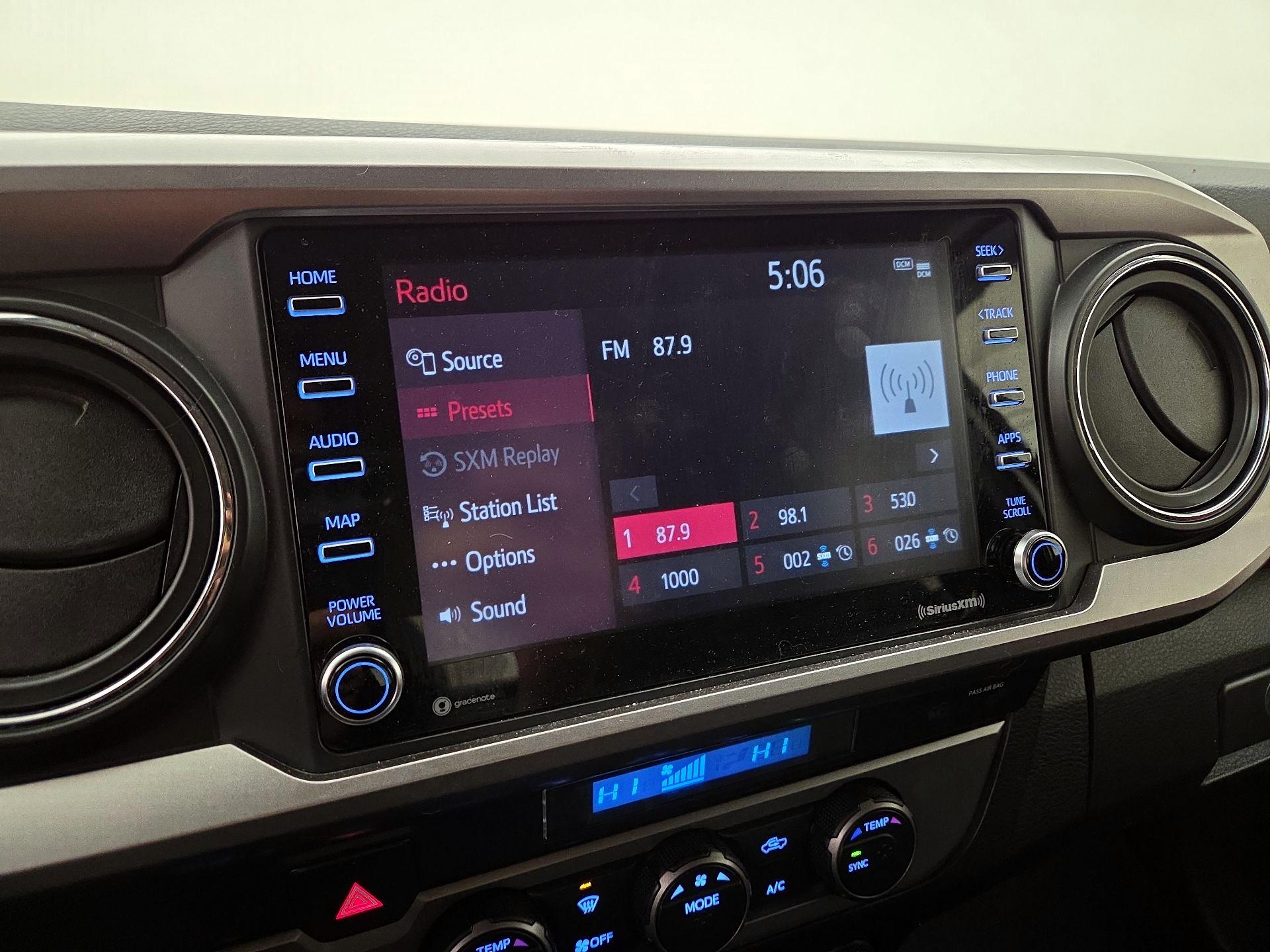 Thumbnail: 2022 Toyota Tacoma - 15