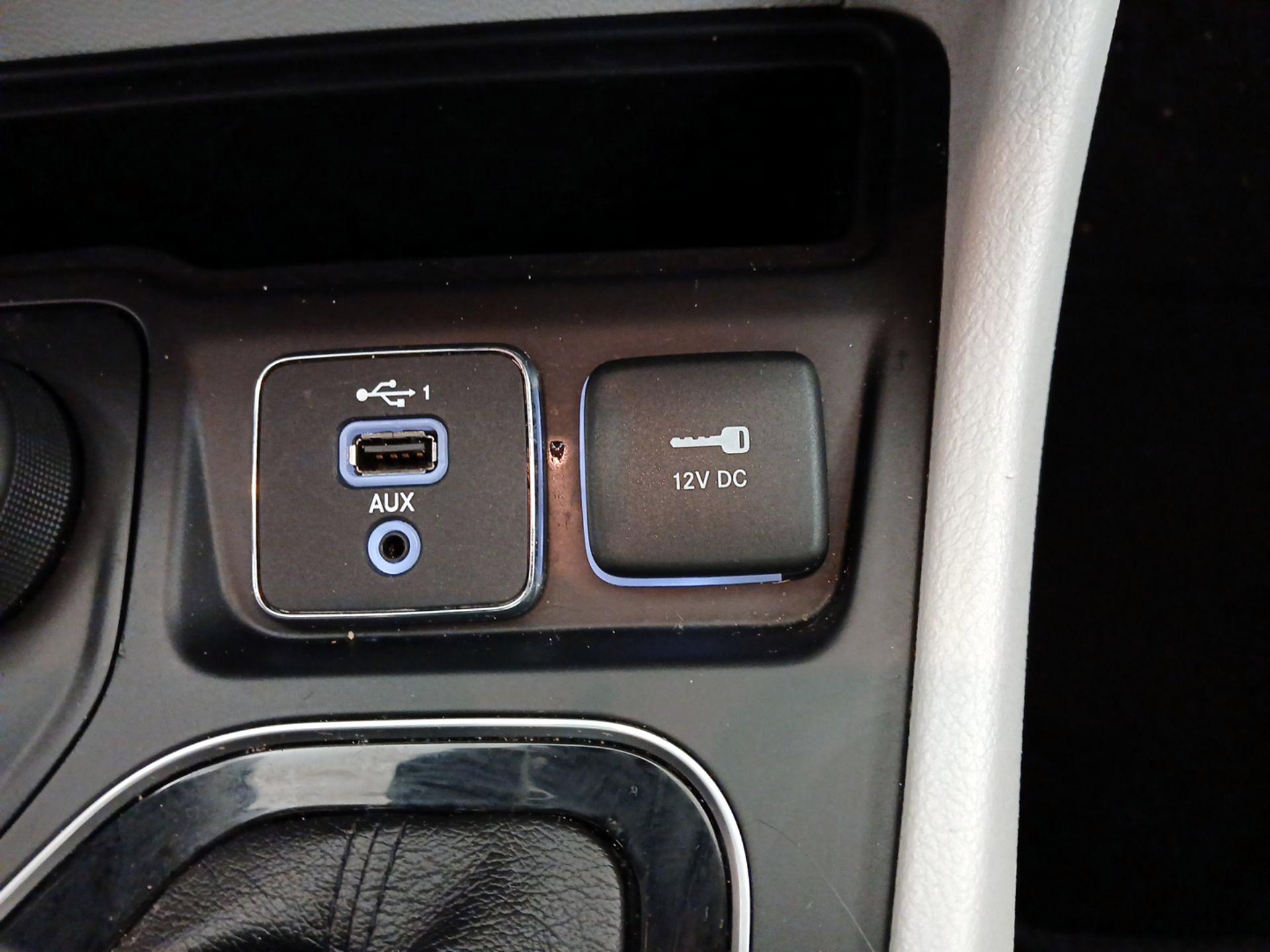 Thumbnail: 2021 Jeep Cherokee - 18