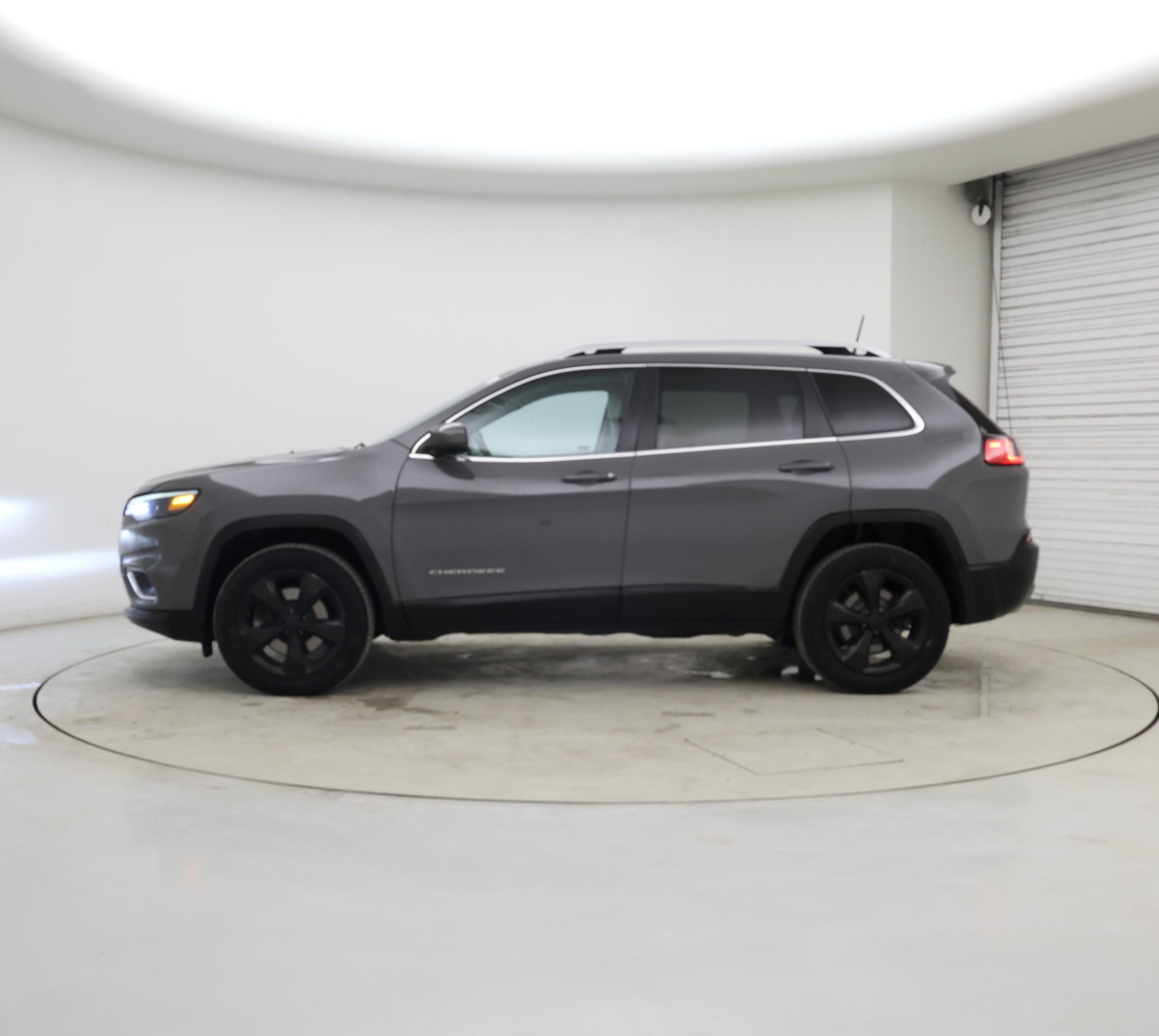 Thumbnail: 2021 Jeep Cherokee - 3