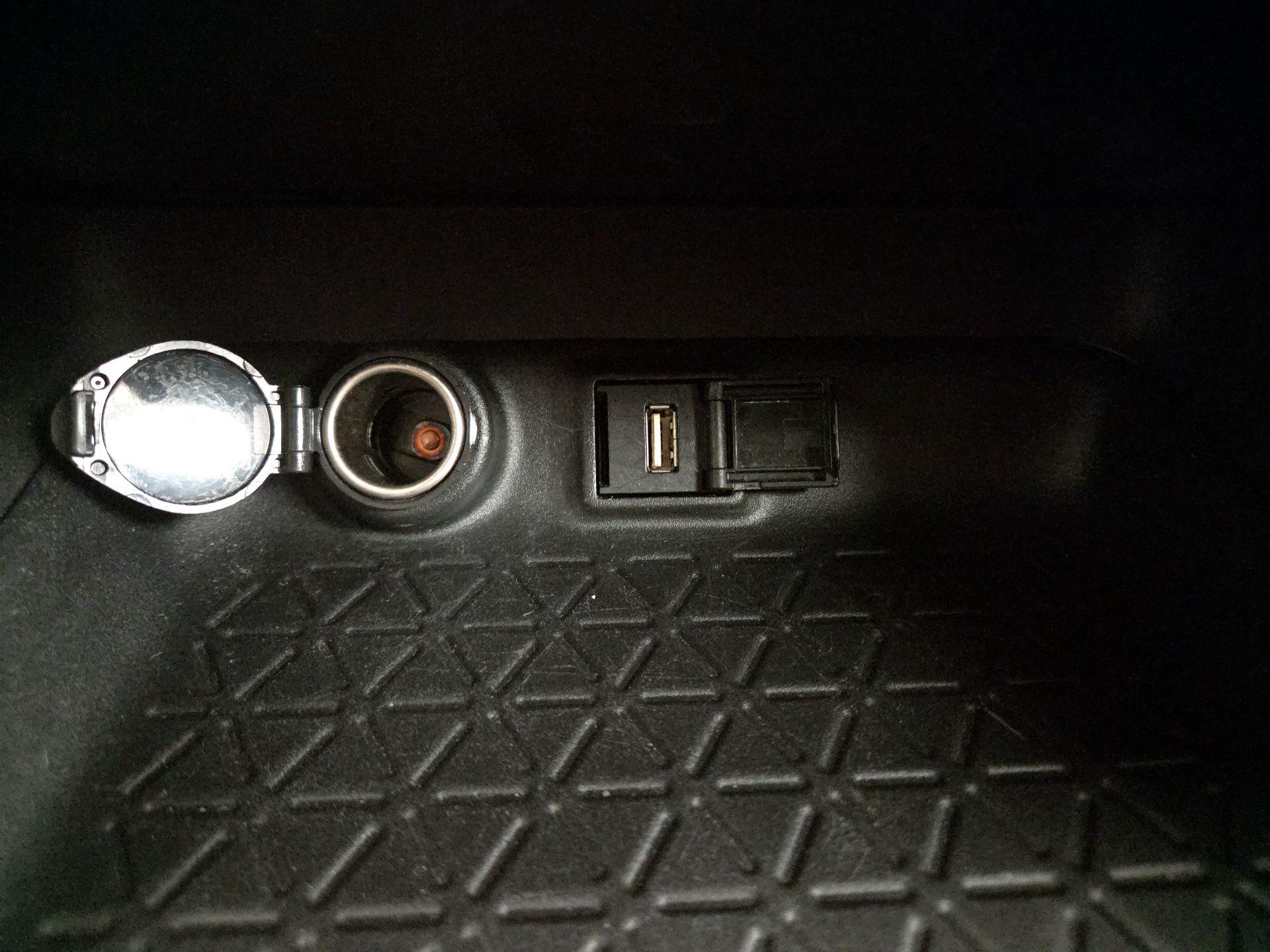 Thumbnail: 2020 Toyota RAV4 - 18