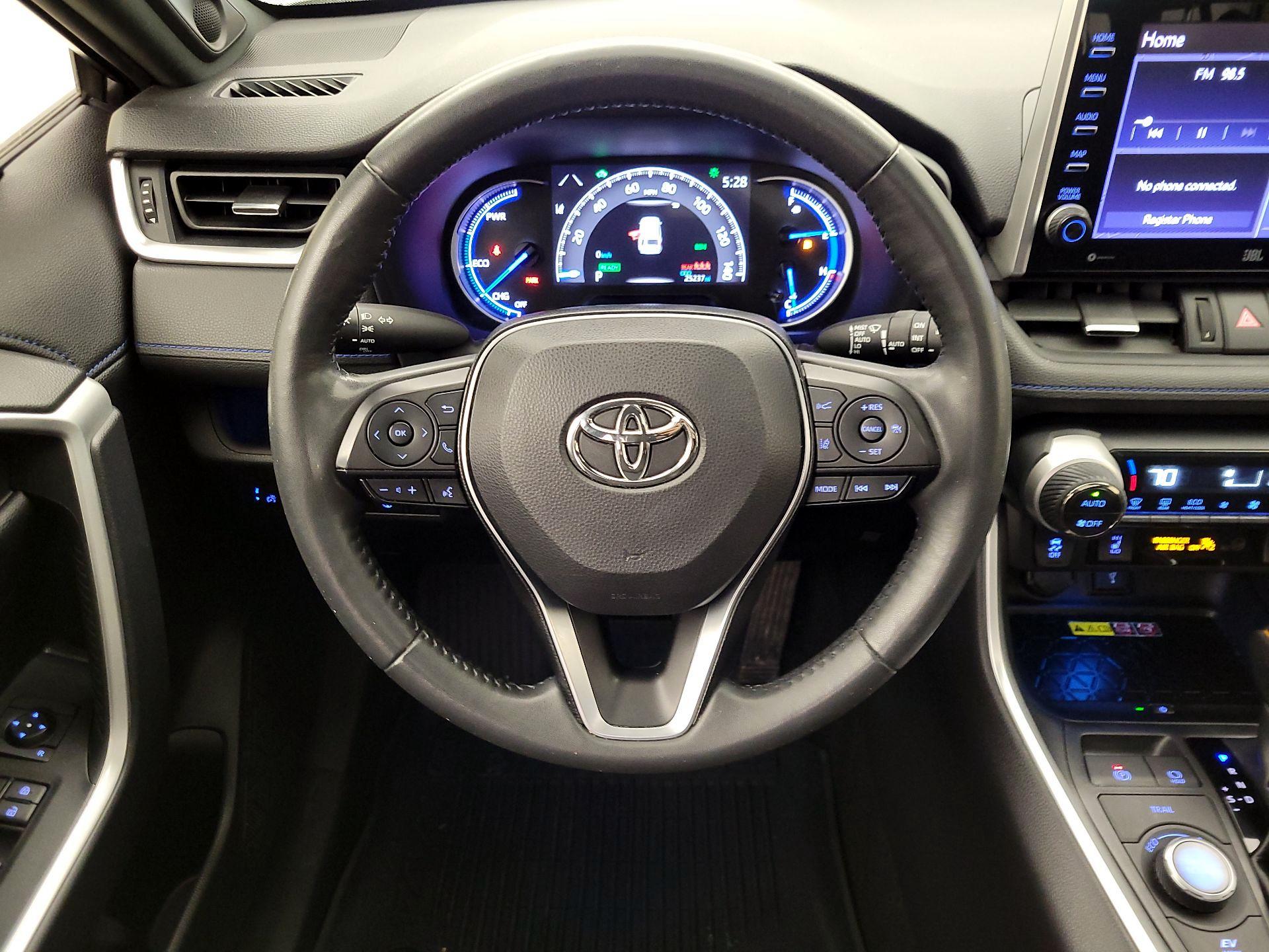 Thumbnail: 2022 Toyota RAV4 - 10