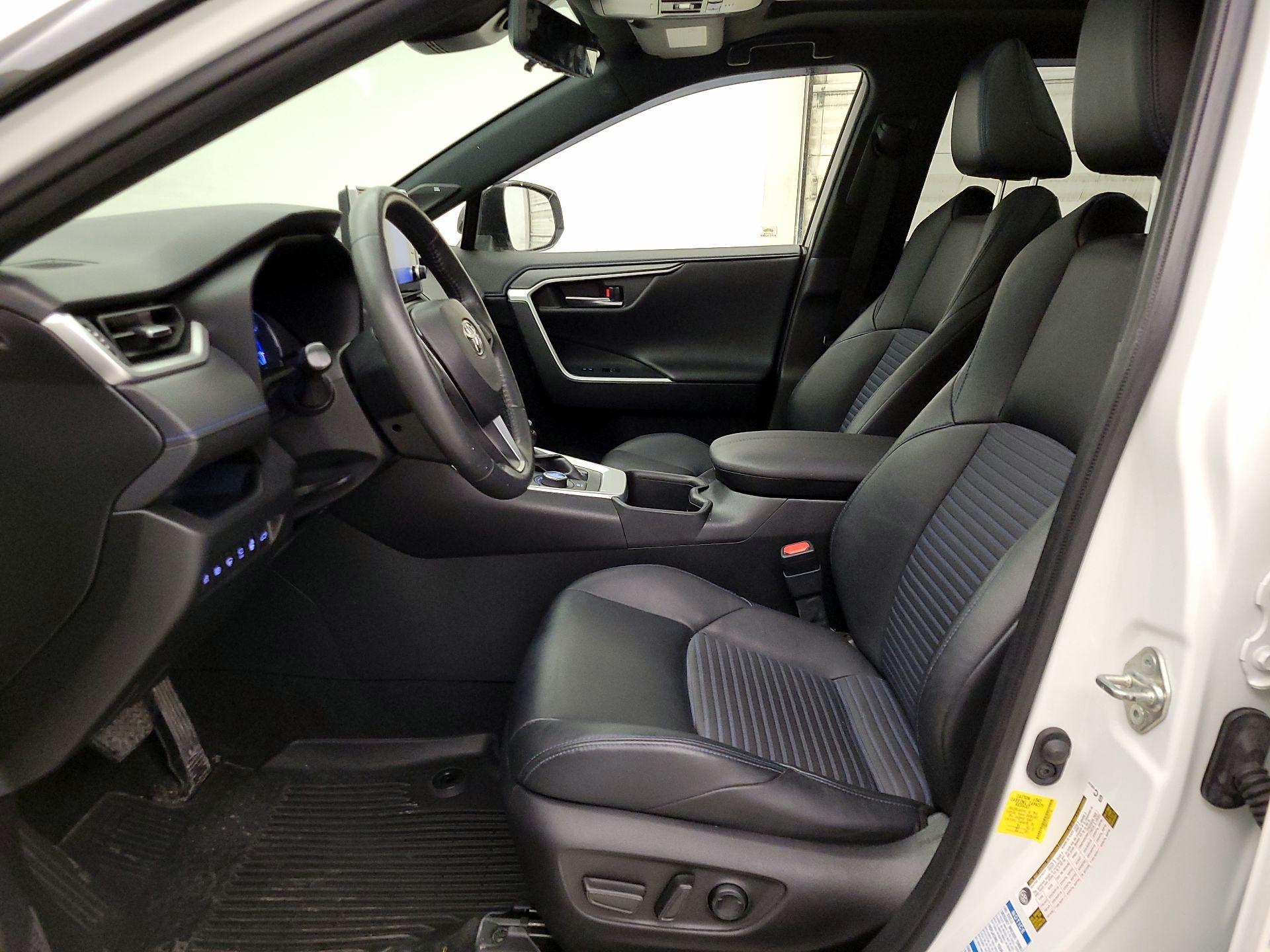 Thumbnail: 2022 Toyota RAV4 - 11