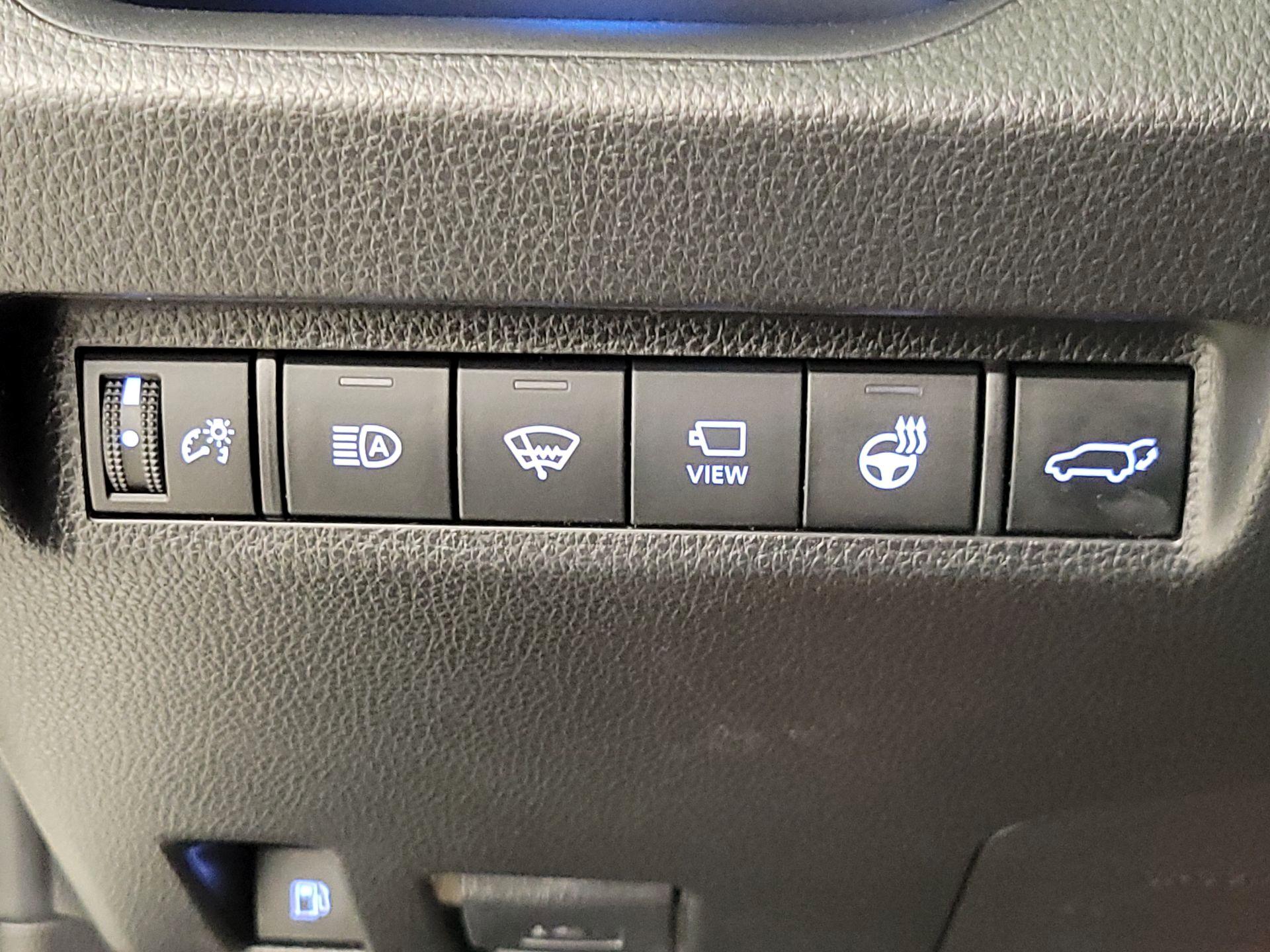 Thumbnail: 2022 Toyota RAV4 - 13