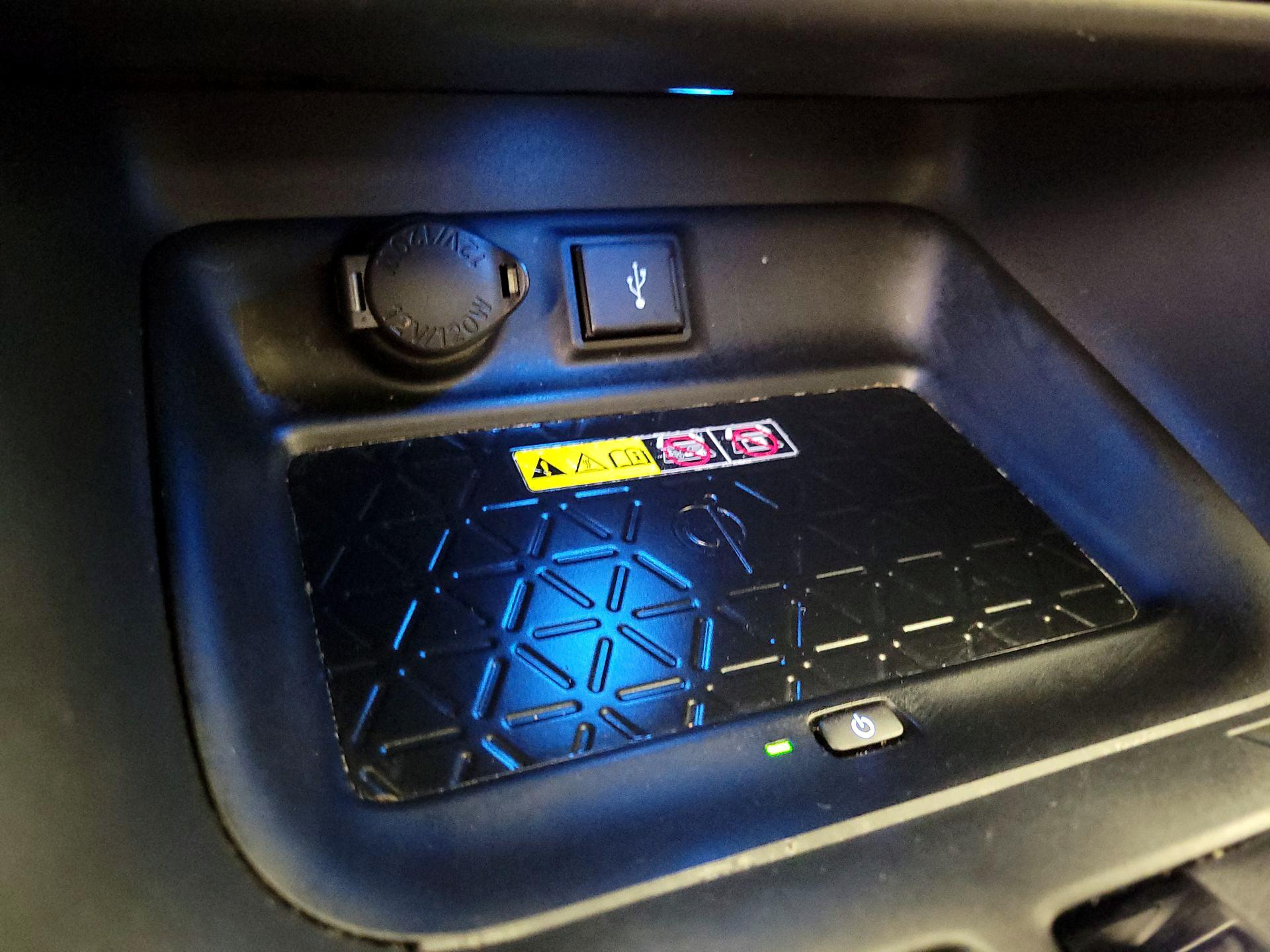 Thumbnail: 2022 Toyota RAV4 - 18