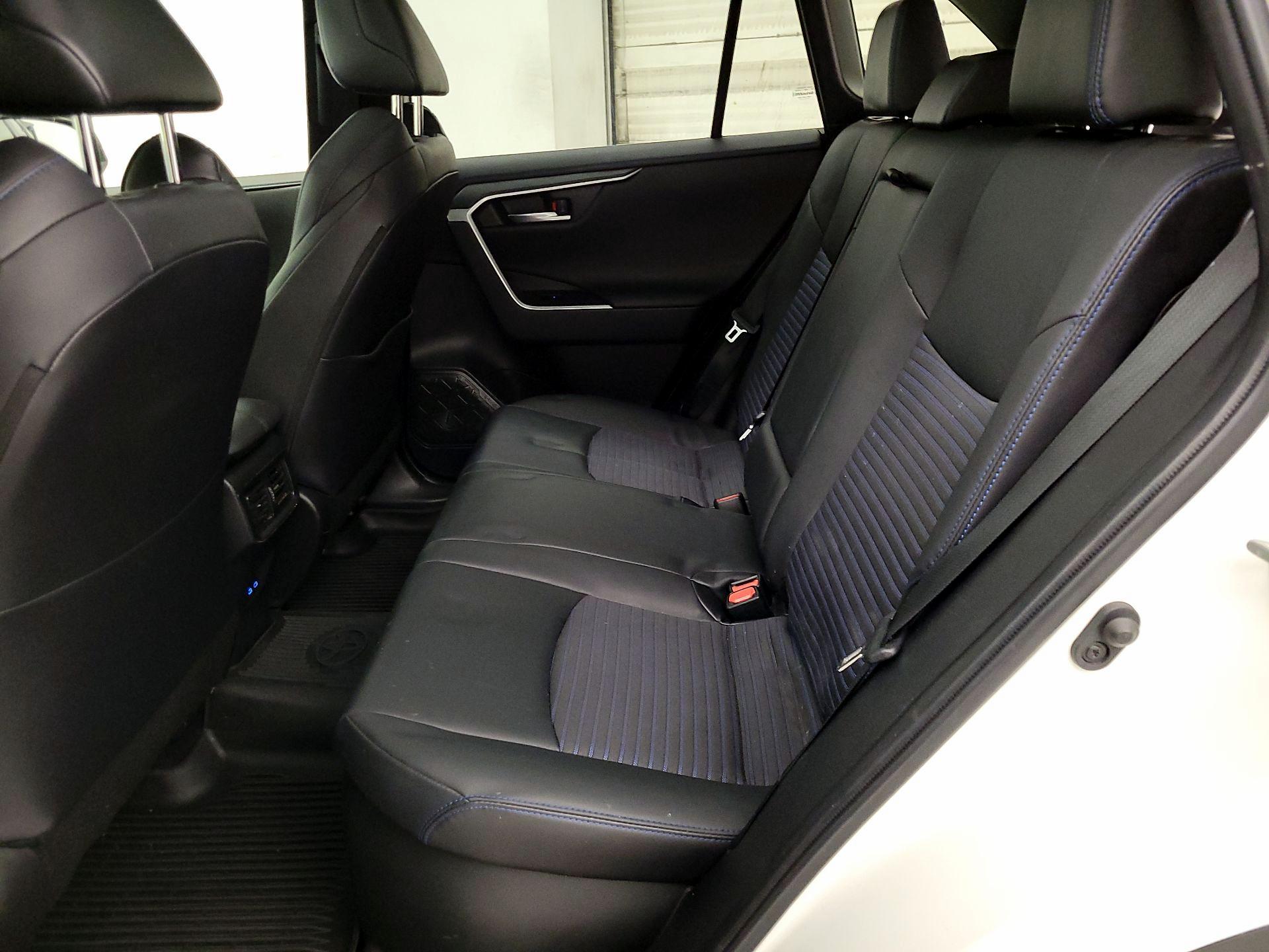 Thumbnail: 2022 Toyota RAV4 - 20