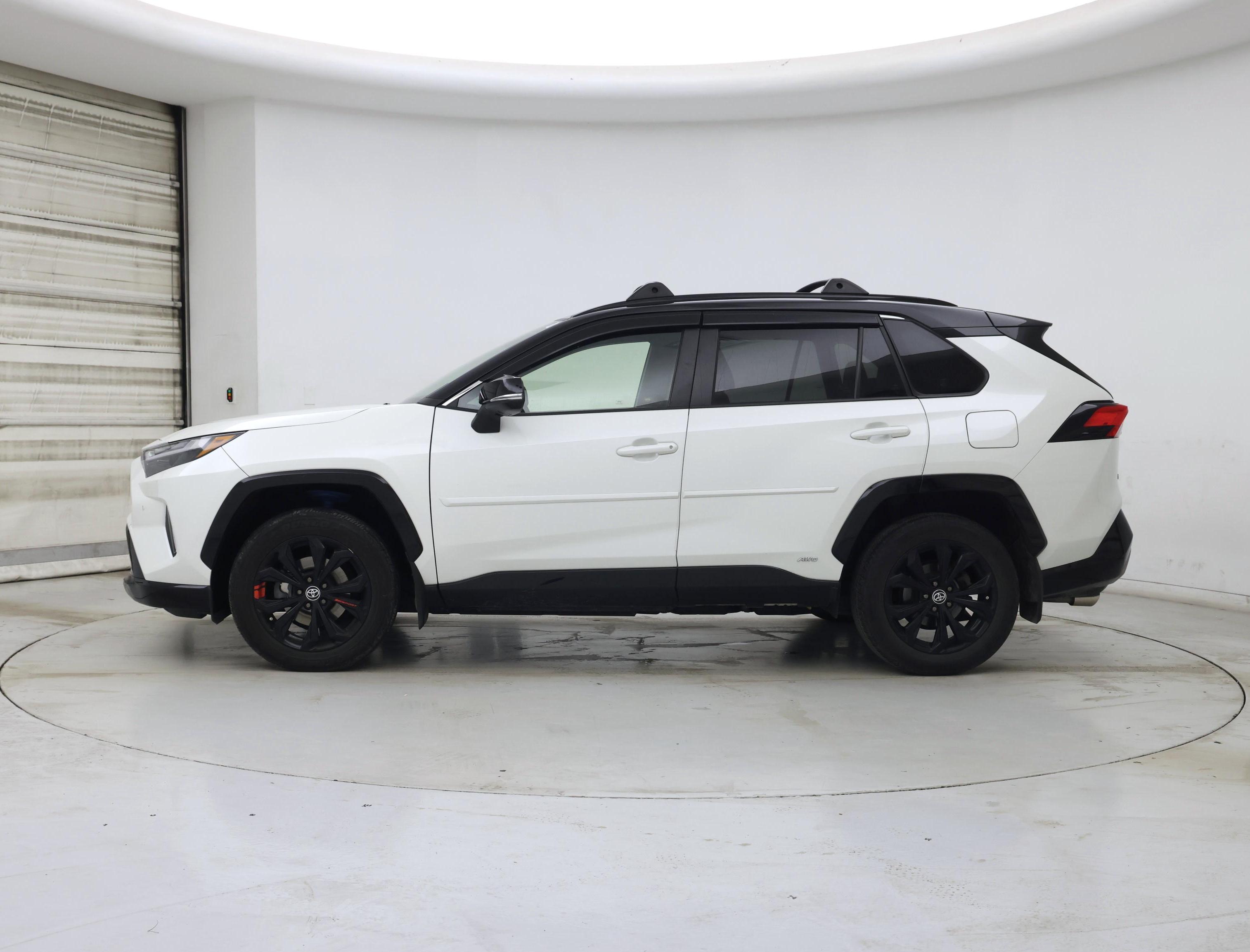 Thumbnail: 2022 Toyota RAV4 - 3