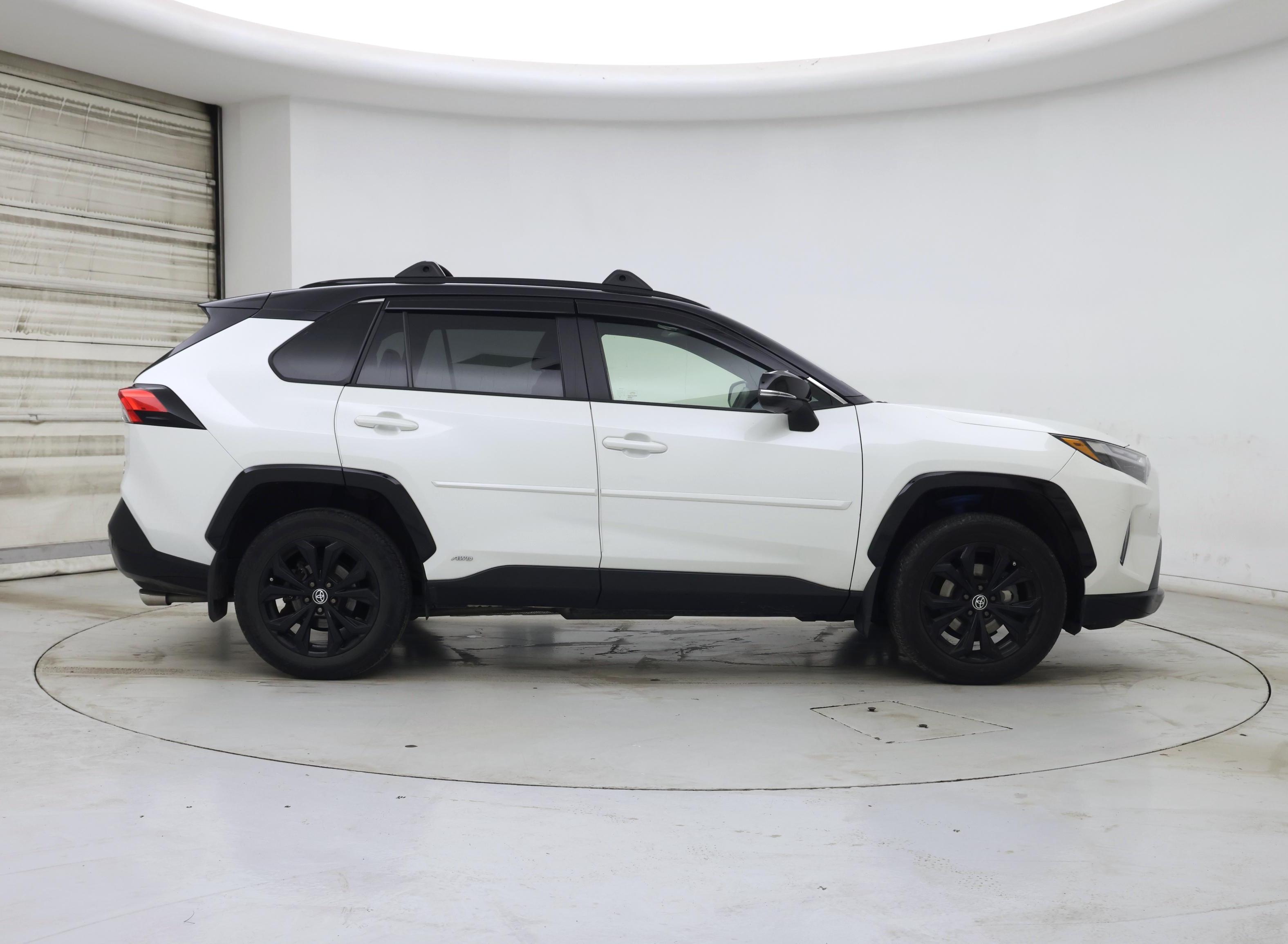 Thumbnail: 2022 Toyota RAV4 - 7