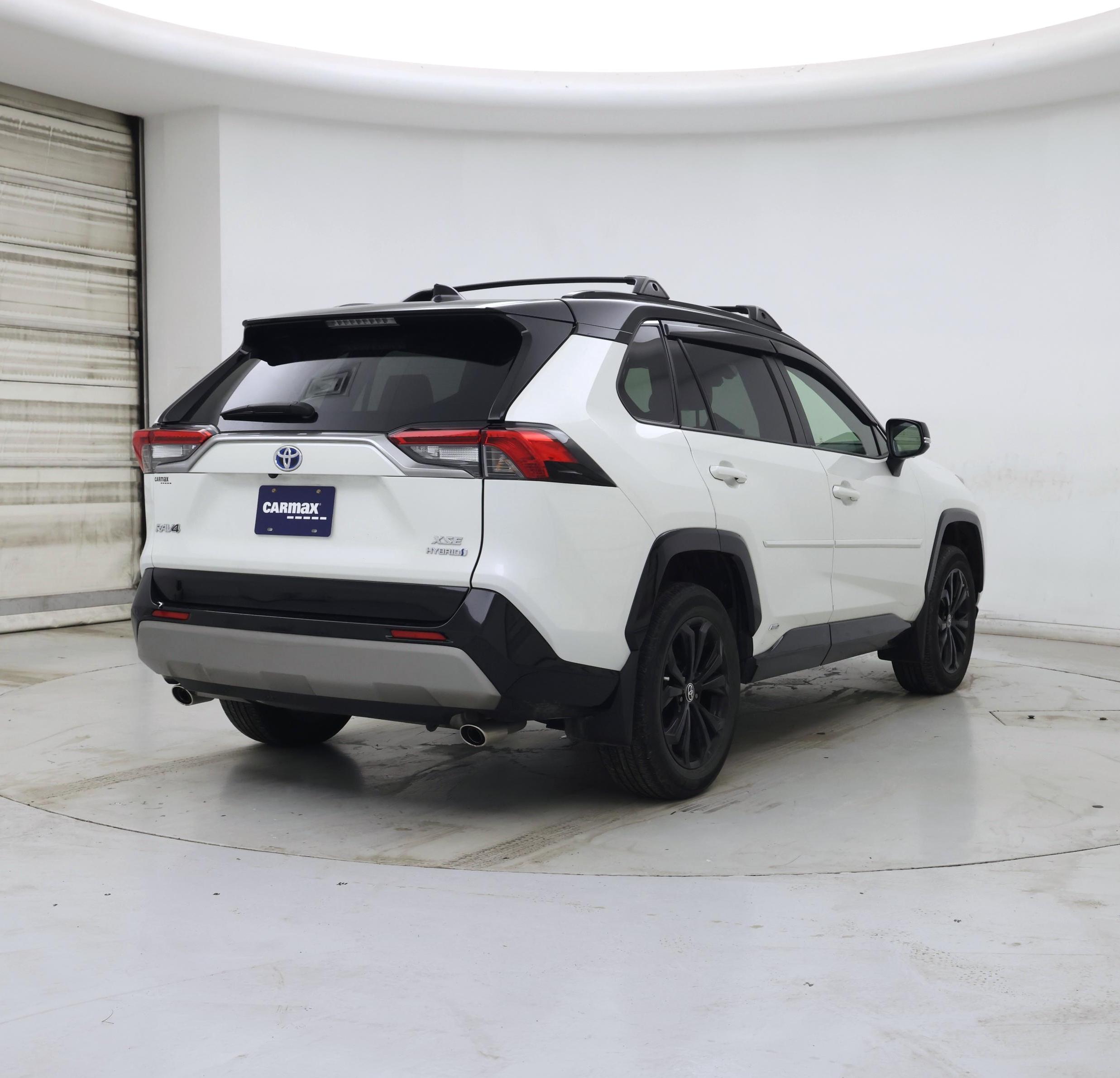 Thumbnail: 2022 Toyota RAV4 - 8