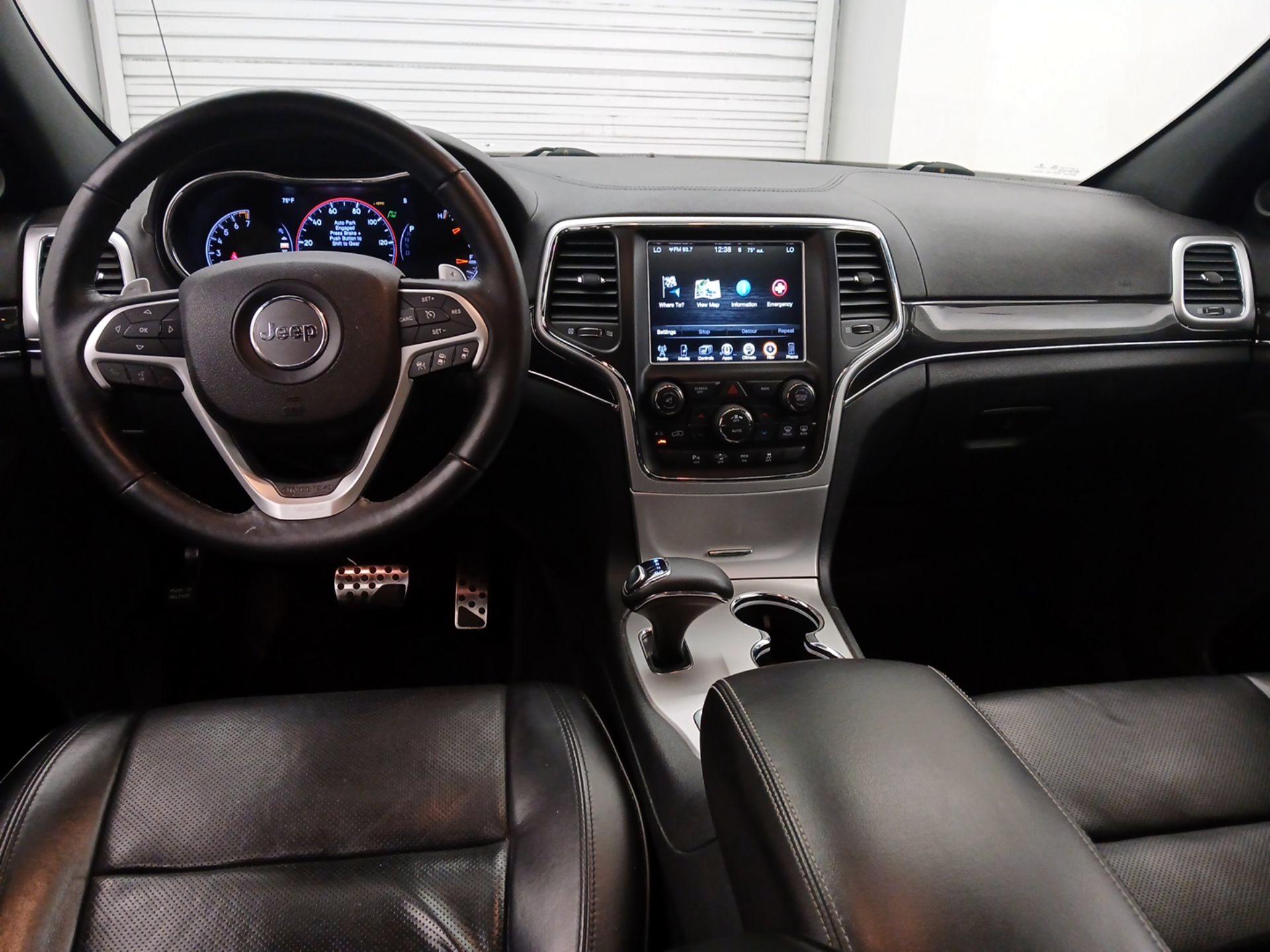 Thumbnail: 2015 Jeep Grand Cherokee - 9