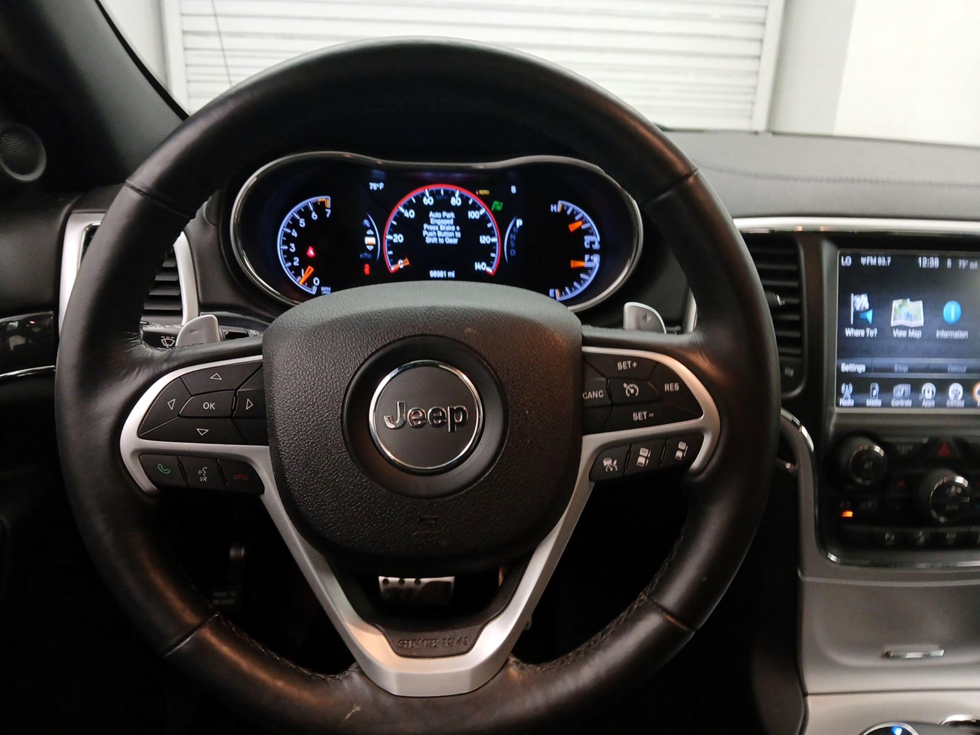 Thumbnail: 2015 Jeep Grand Cherokee - 10