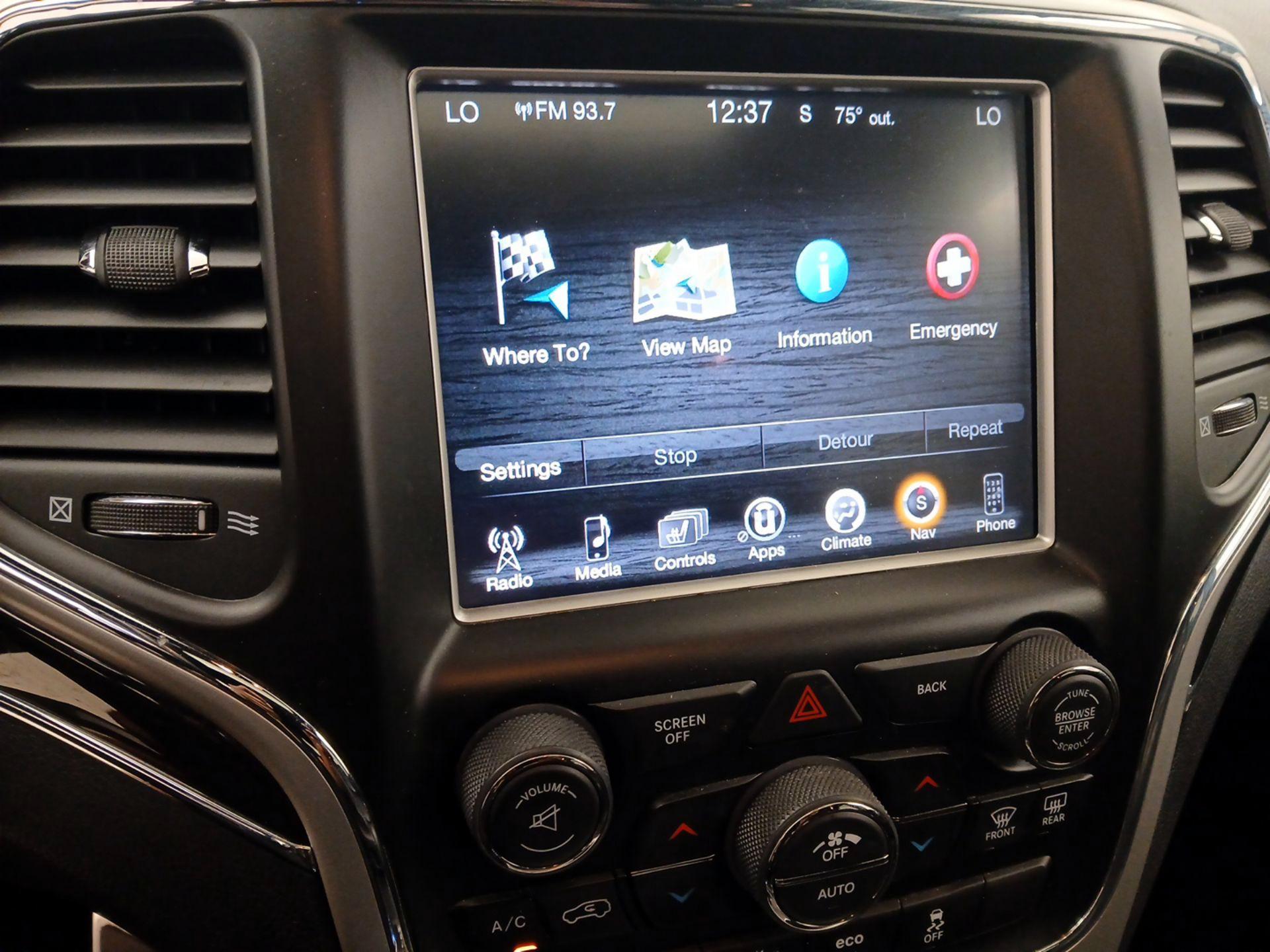 Thumbnail: 2015 Jeep Grand Cherokee - 14