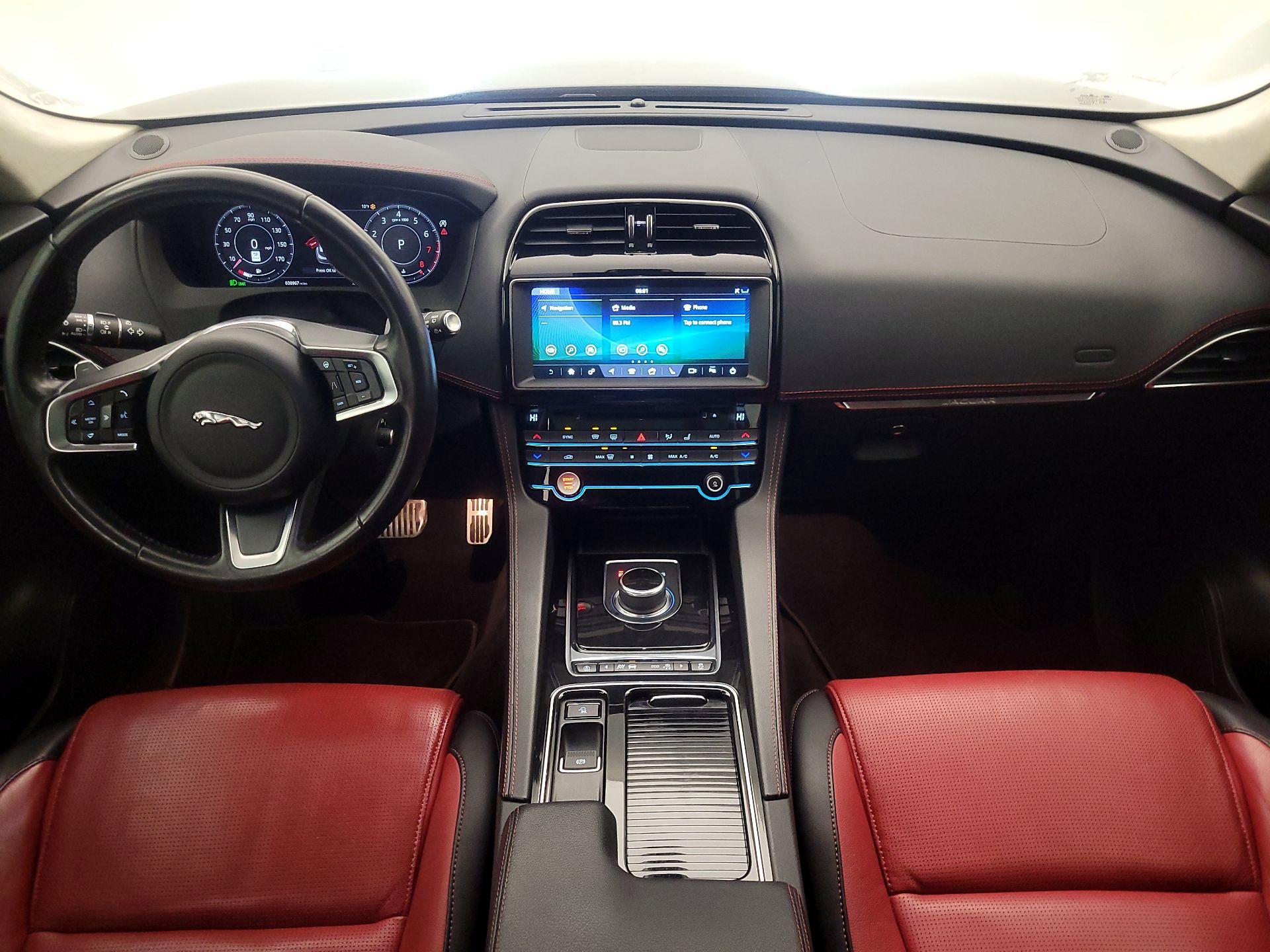 Thumbnail: 2020 Jaguar F-Pace - 9